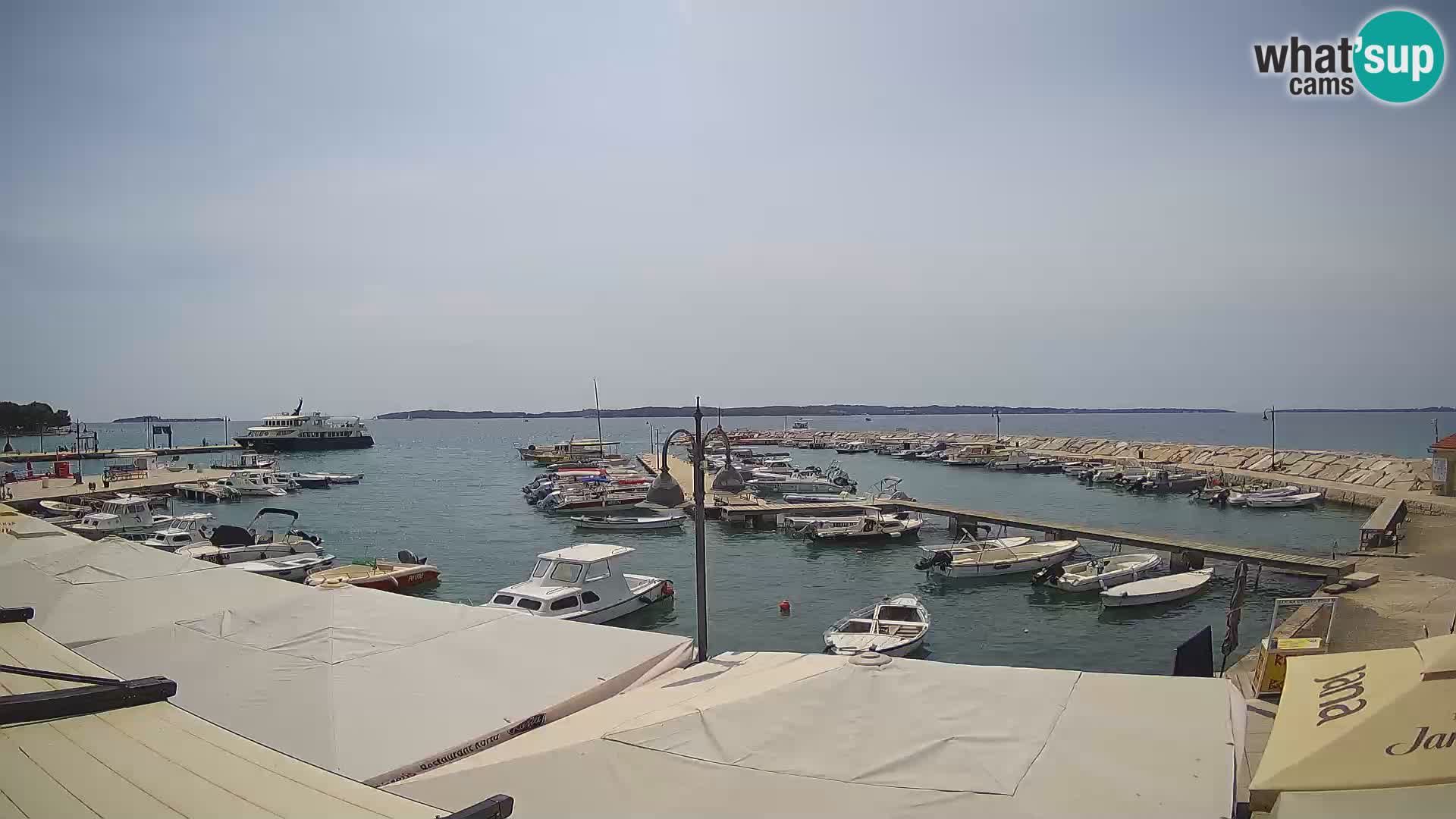 Spletna kamera Fažana riva in mestna marina – Istra
