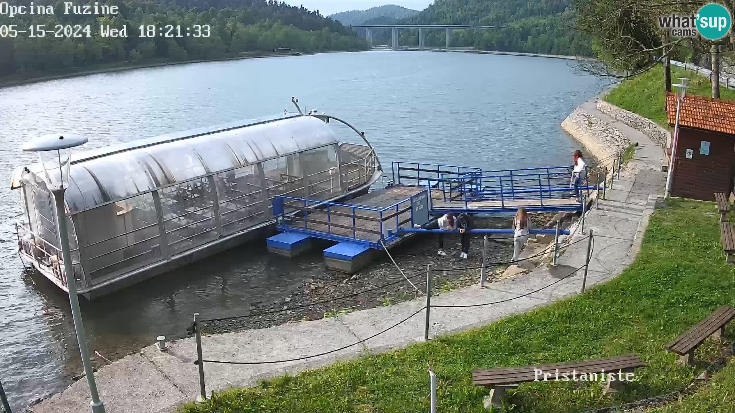 Lake Bajer webcam Bajersko Jezero Fužine tourist boat