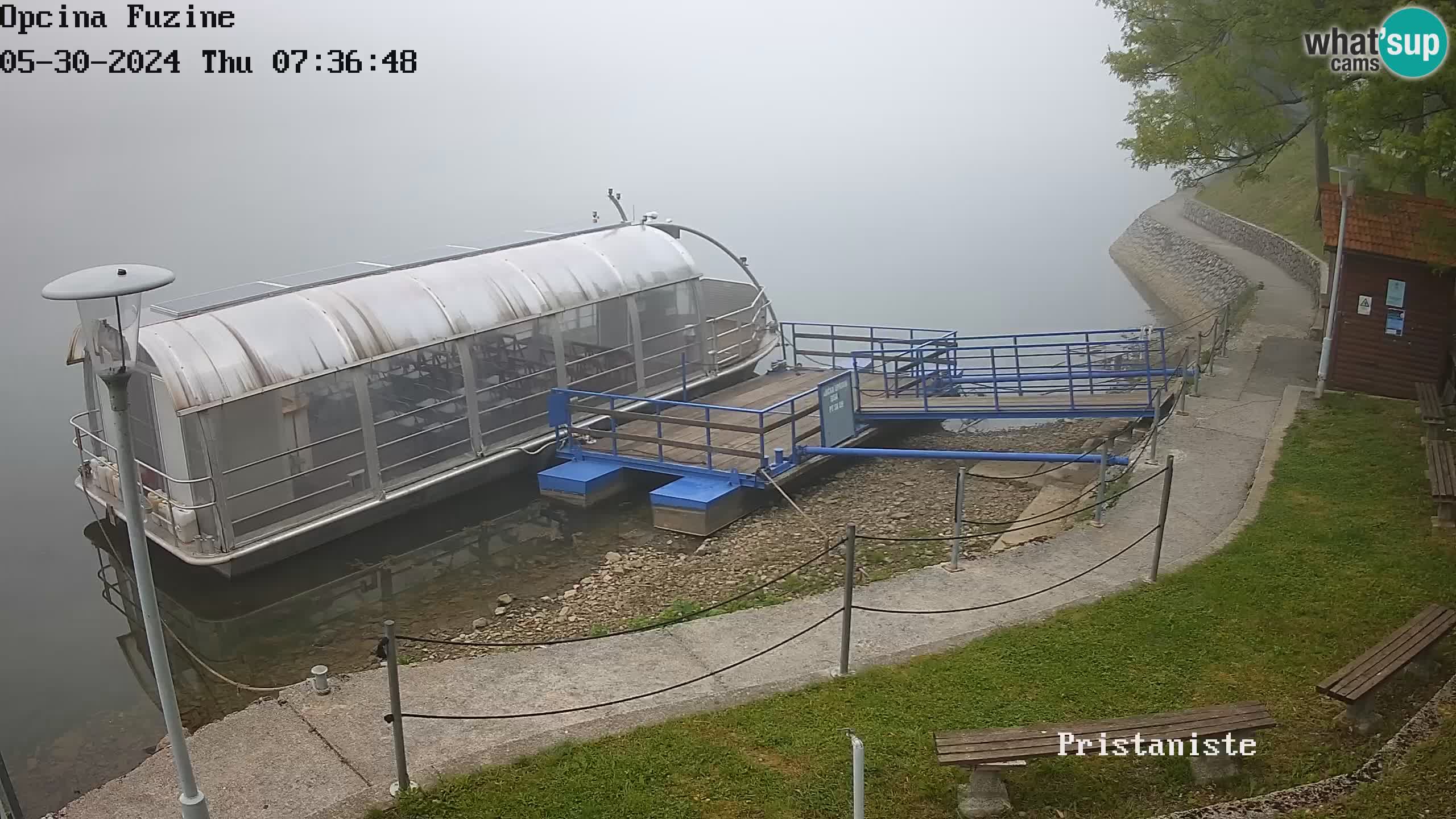 Lake Bajer webcam Bajersko Jezero Fužine tourist boat