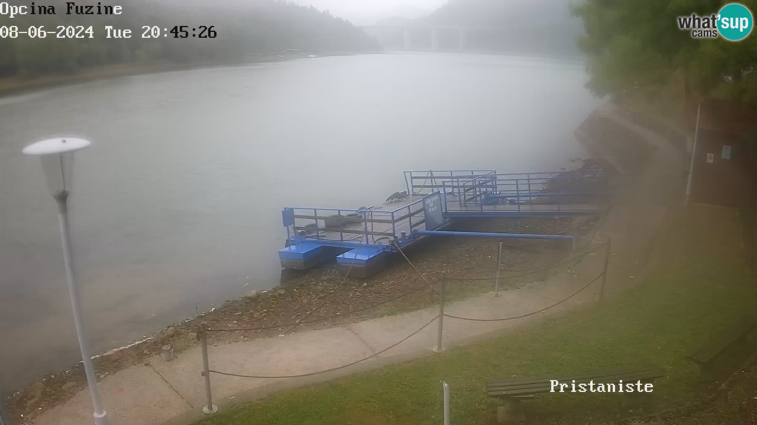 Bajer See webcam Bajersko Jezero Fužine Touristenboot