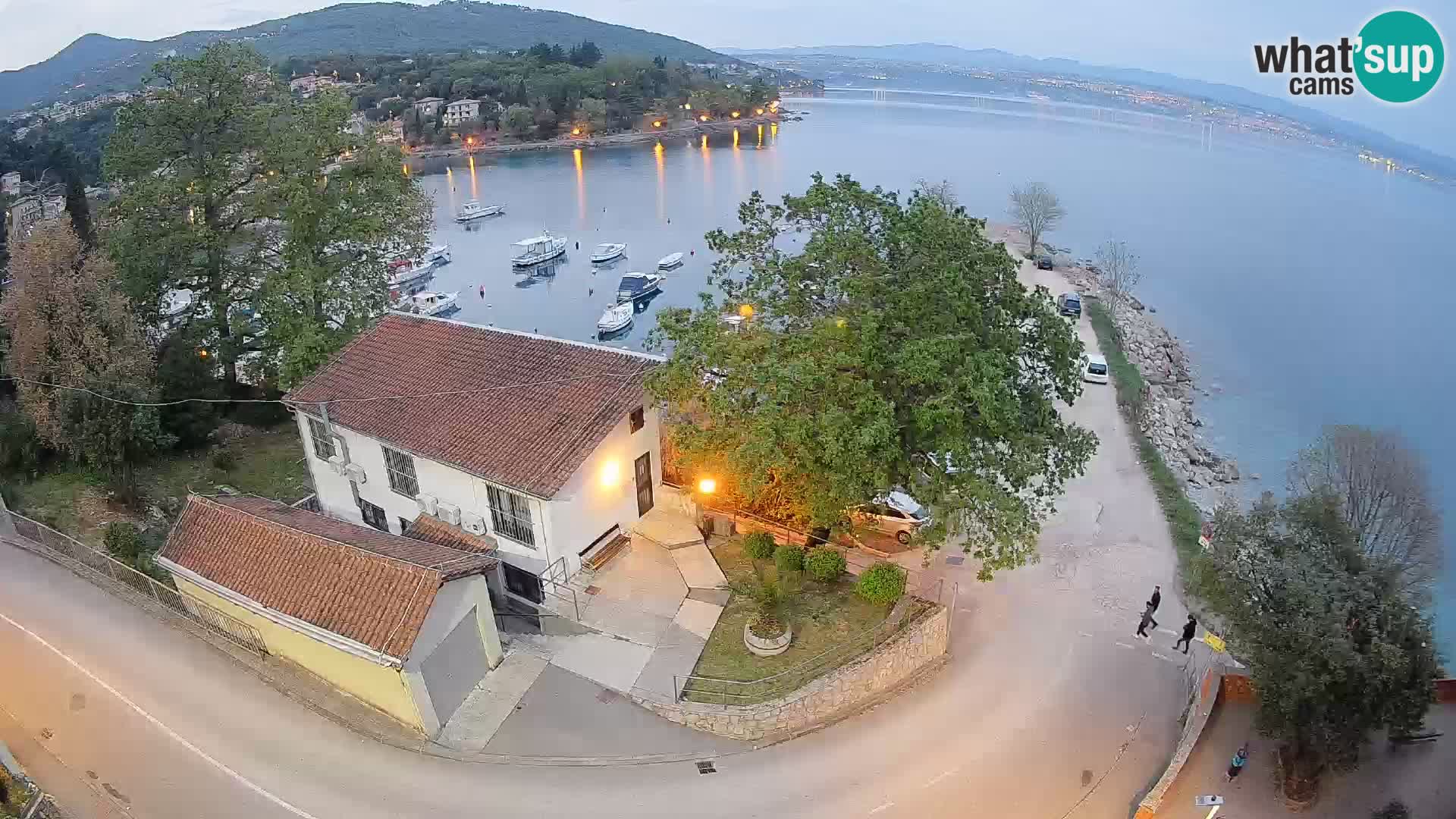 Ika Harbor Webcam – LIVE View of the Harbor and Opatija Lights