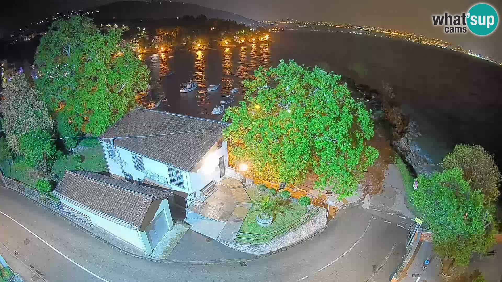 Ika Harbor Webcam – LIVE View of the Harbor and Opatija Lights