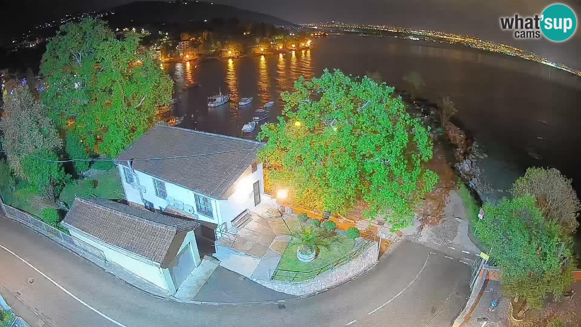 Ika Harbor Webcam – LIVE View of the Harbor and Opatija Lights