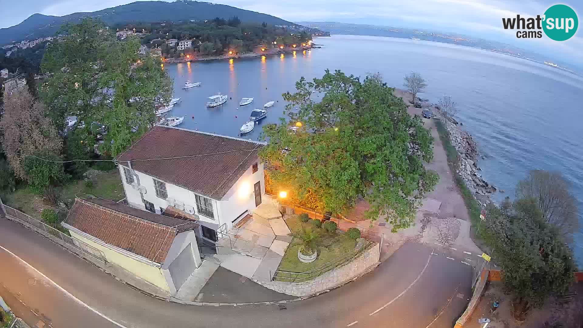 Ika Harbor Webcam – LIVE View of the Harbor and Opatija Lights