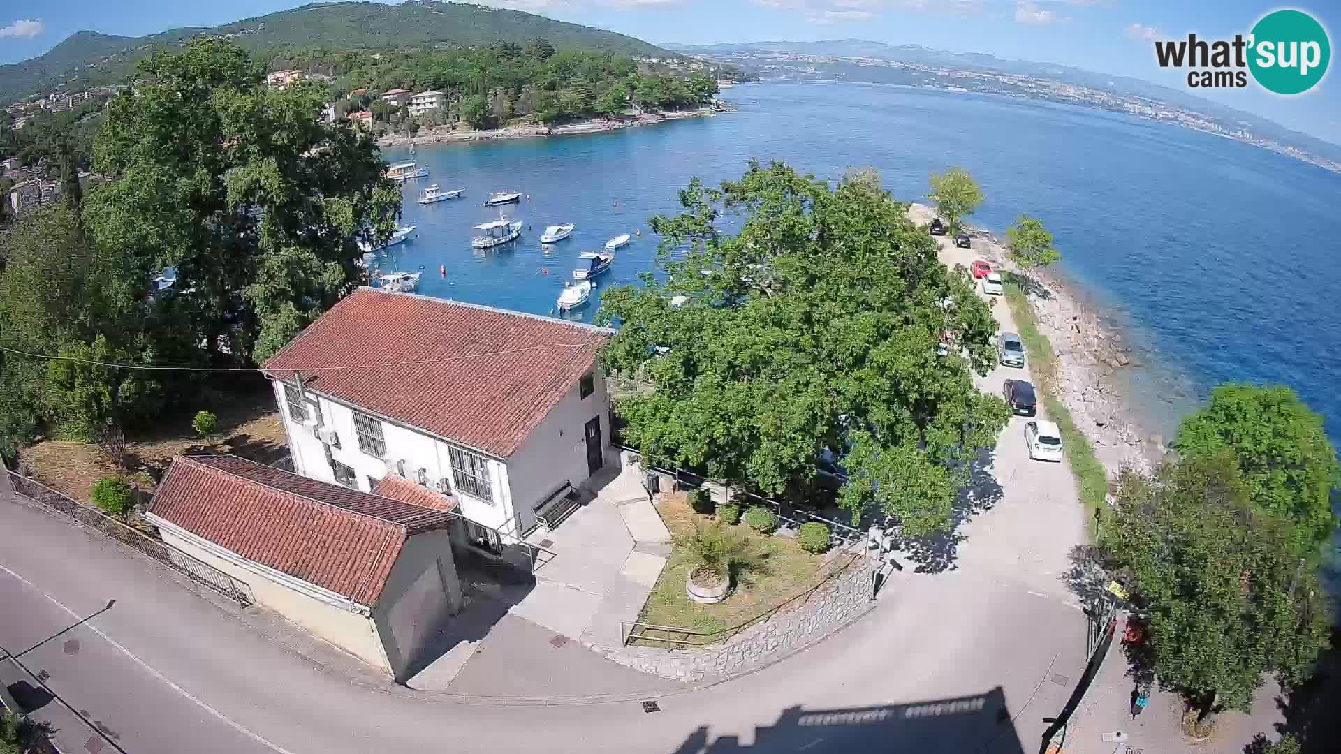 Spletna kamera pristanišče Ika – Pogled v živo na pristanišče in luči Opatije