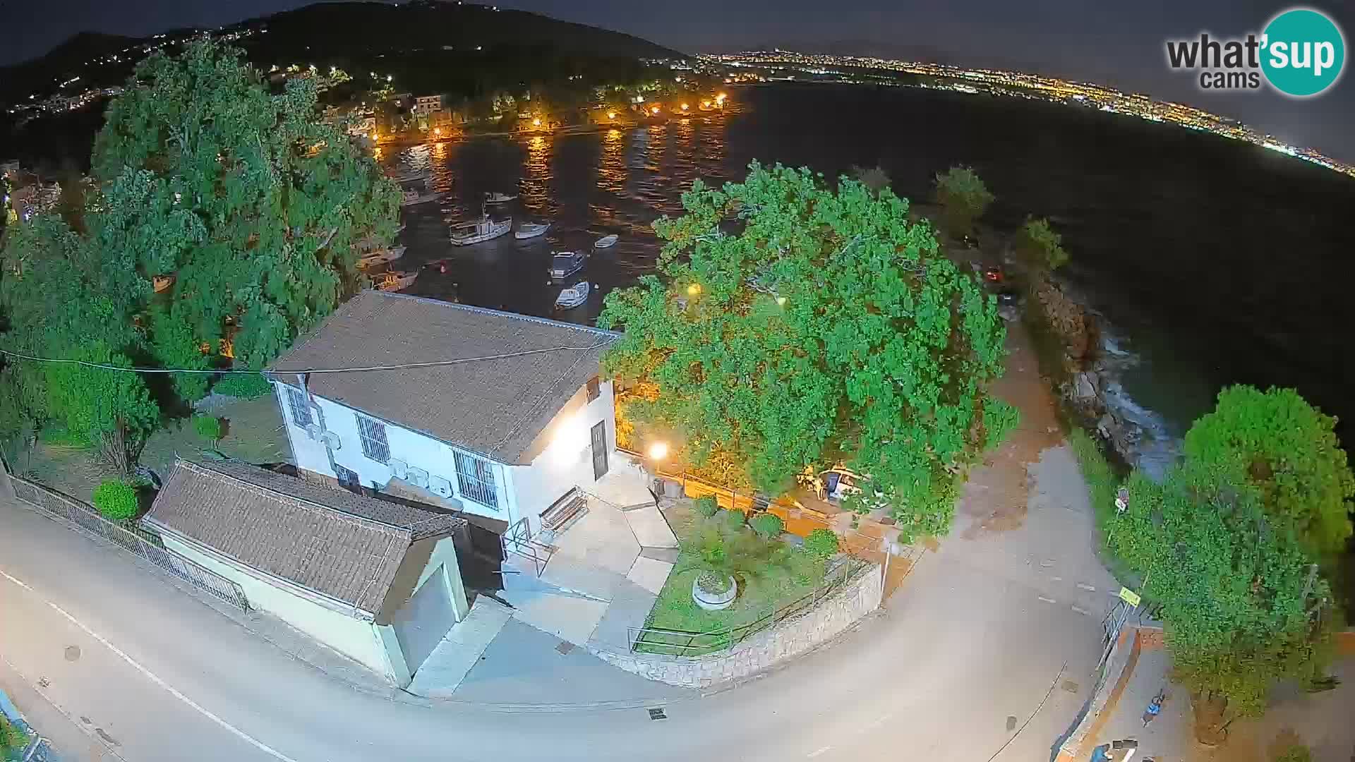 Ika Harbor Webcam – LIVE View of the Harbor and Opatija Lights