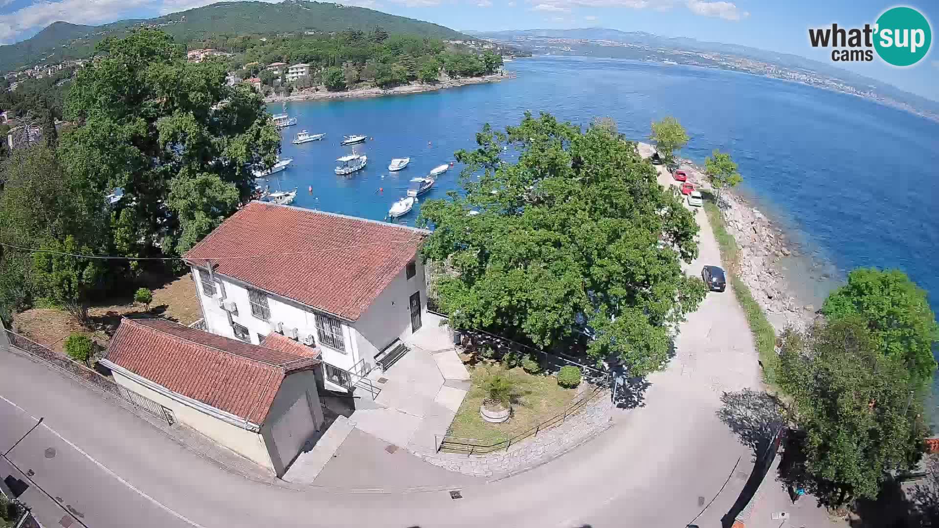 Spletna kamera pristanišče Ika – Pogled v živo na pristanišče in luči Opatije