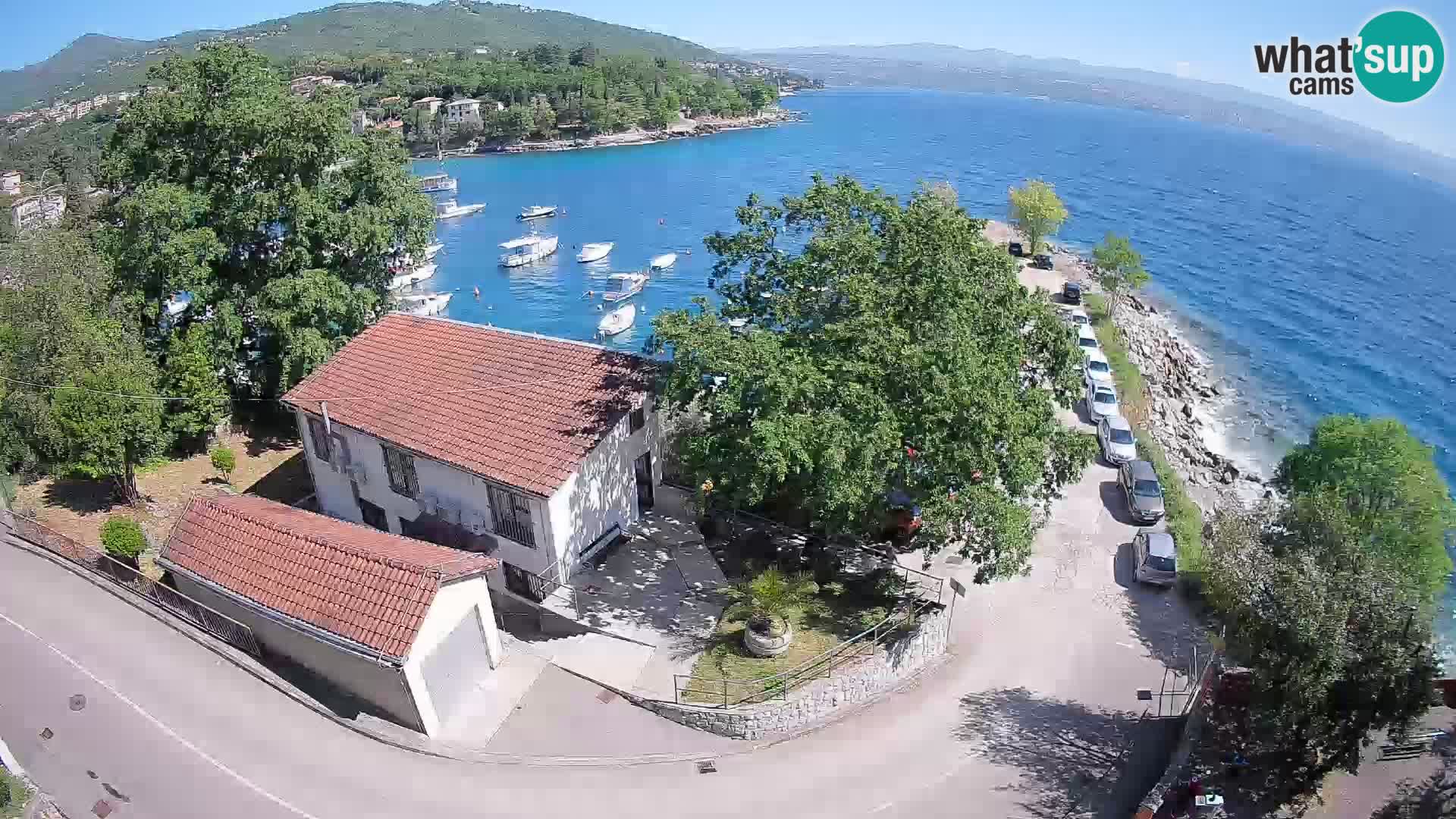 Web kamera luka Ika – Pogled uživo na luku i svjetla Opatije