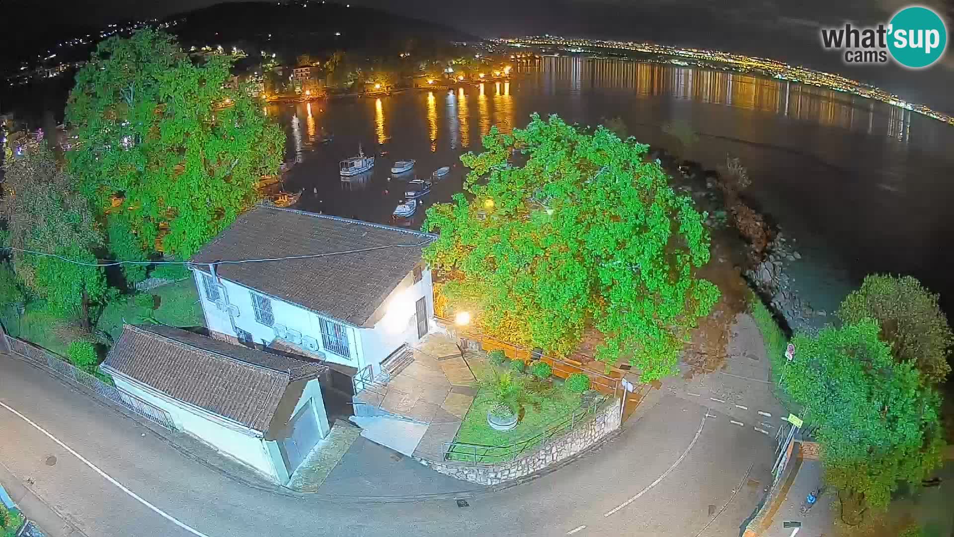 Ika Harbor Webcam – LIVE View of the Harbor and Opatija Lights