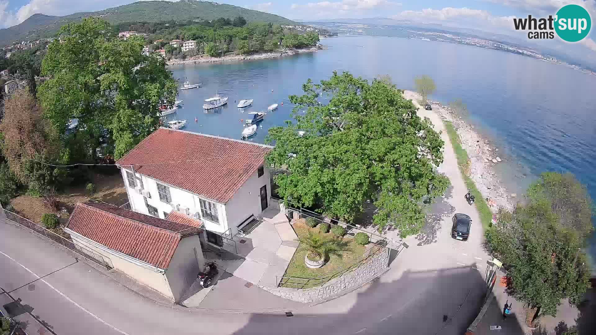 Ika Harbor Webcam – LIVE View of the Harbor and Opatija Lights