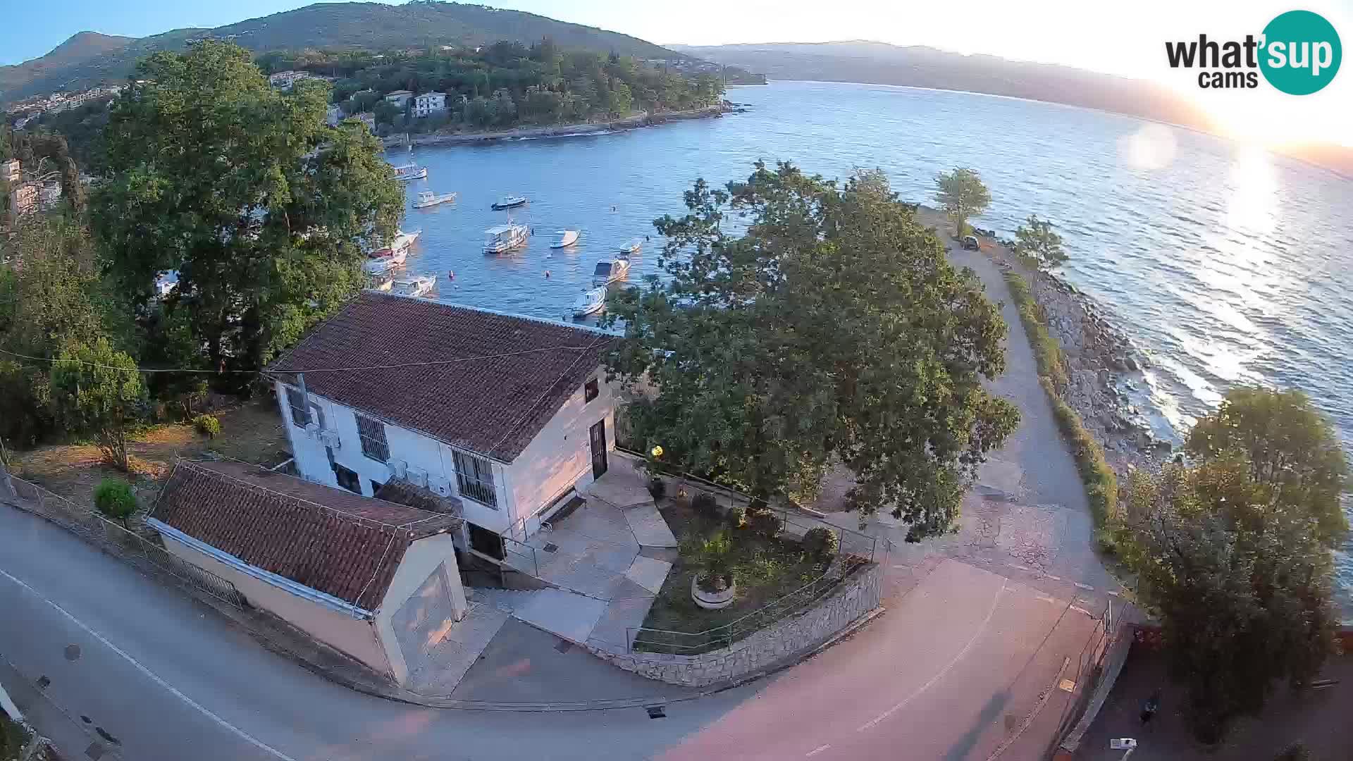 Ika Harbor Webcam – LIVE View of the Harbor and Opatija Lights