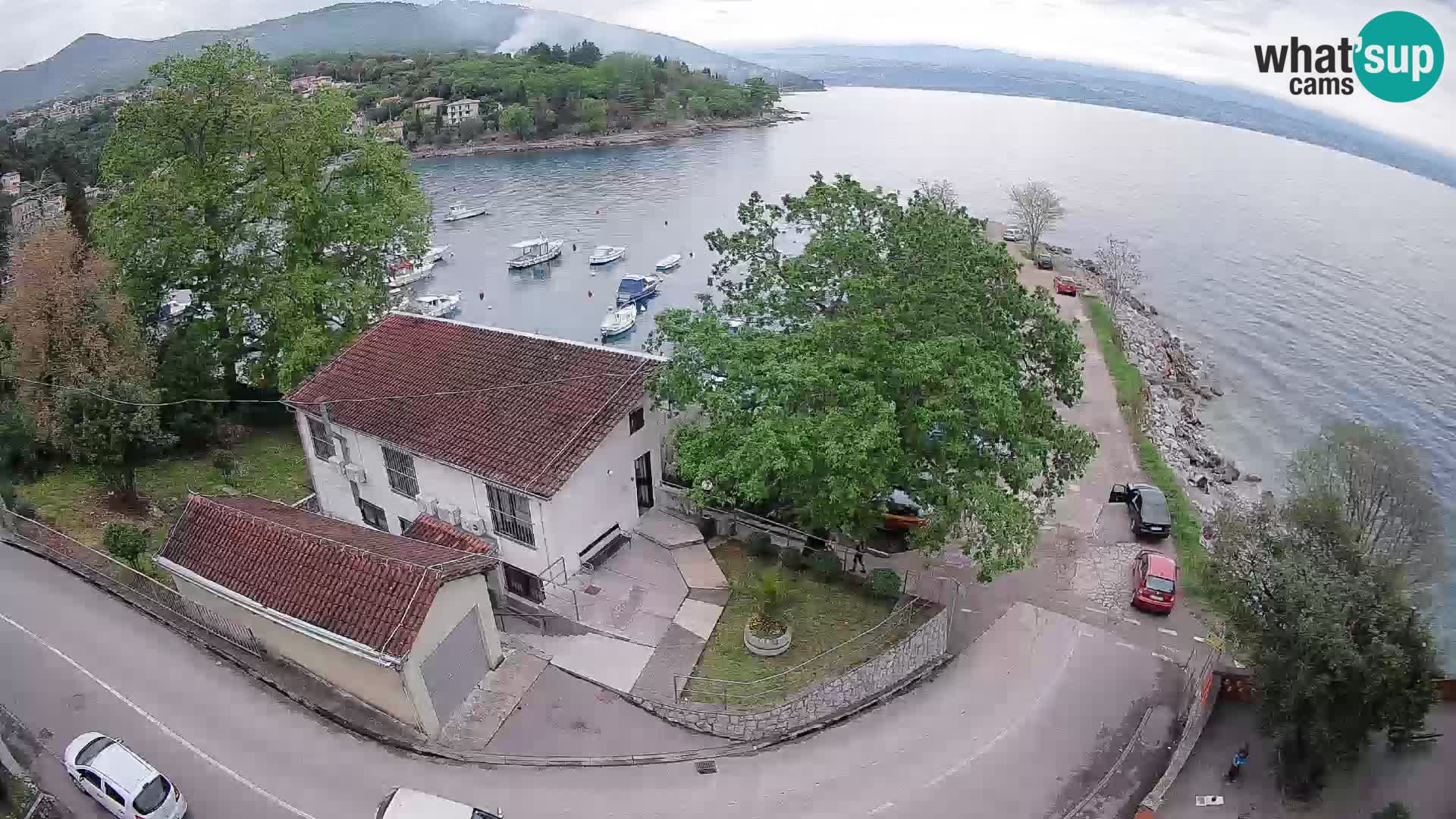 Web kamera luka Ika – Pogled uživo na luku i svjetla Opatije