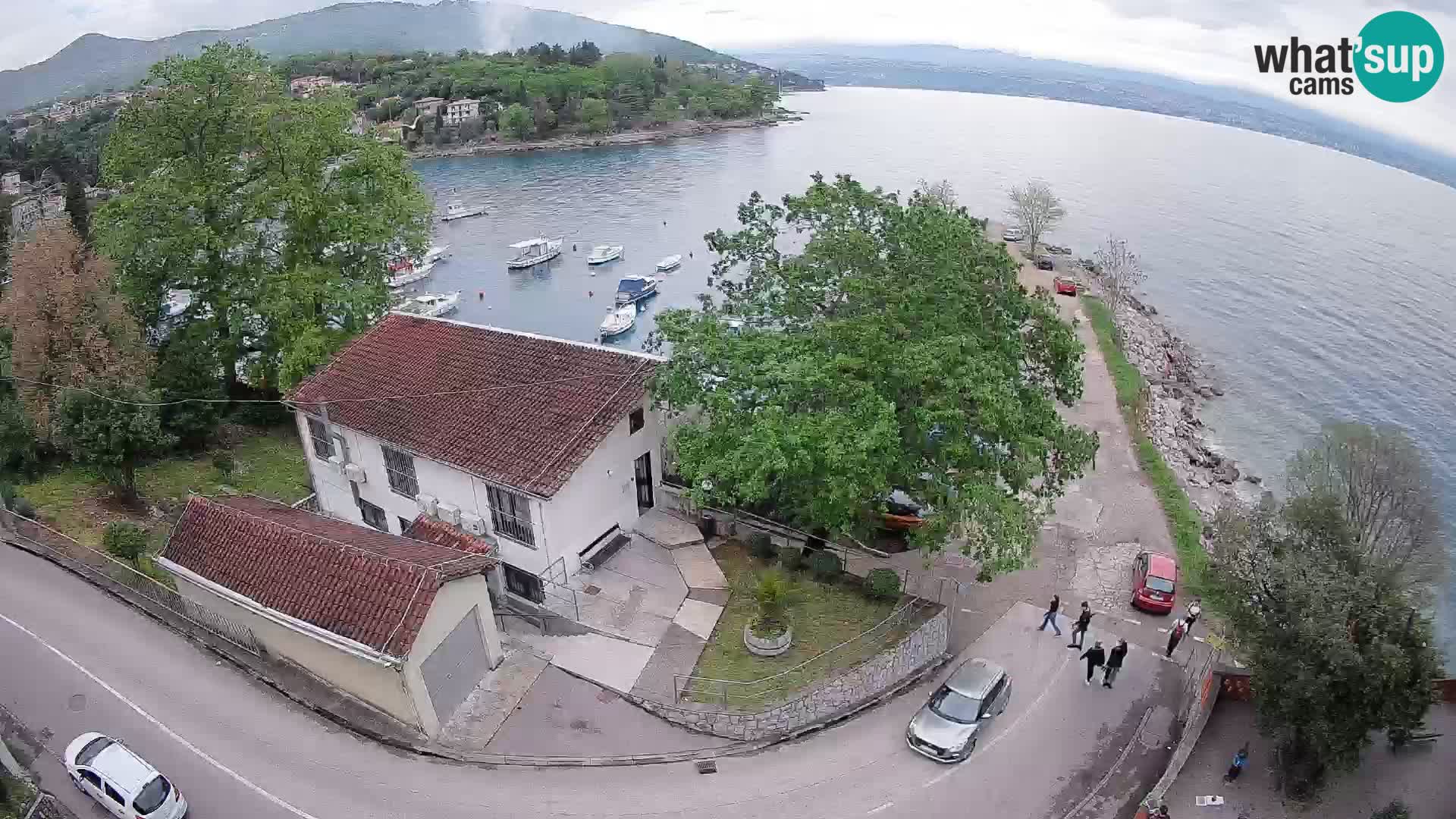 Web kamera luka Ika – Pogled uživo na luku i svjetla Opatije