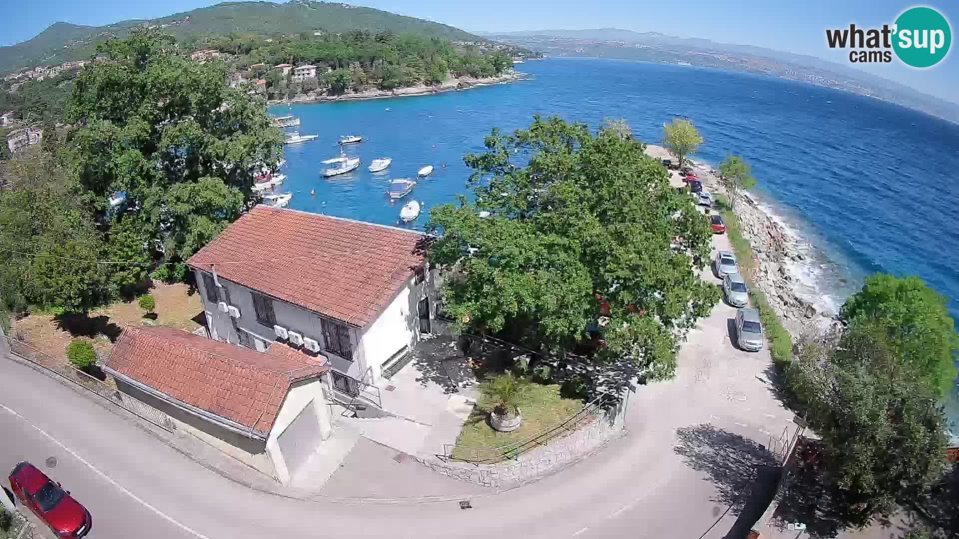 Spletna kamera pristanišče Ika – Pogled v živo na pristanišče in luči Opatije