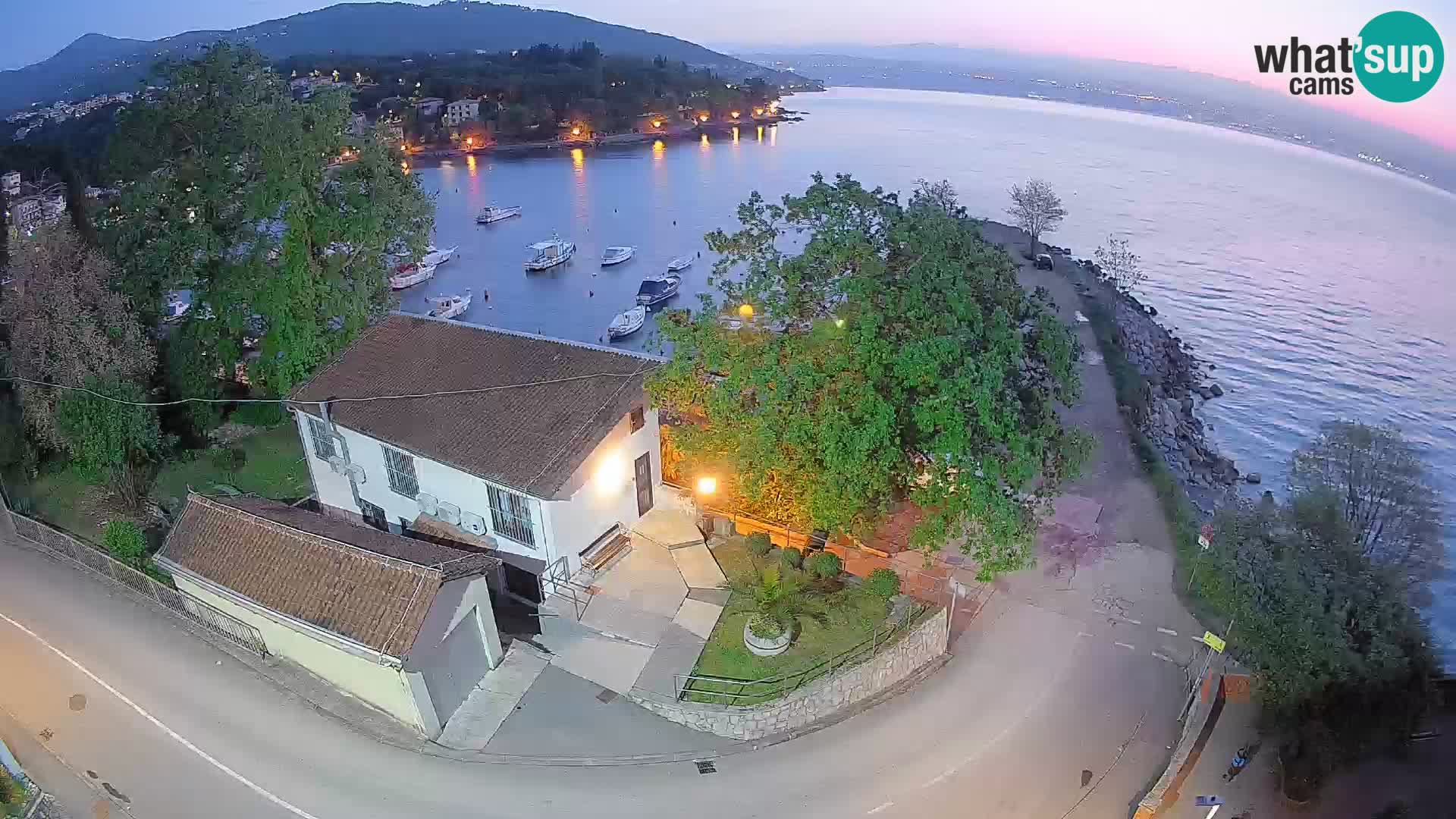 Ika Harbor Webcam – LIVE View of the Harbor and Opatija Lights