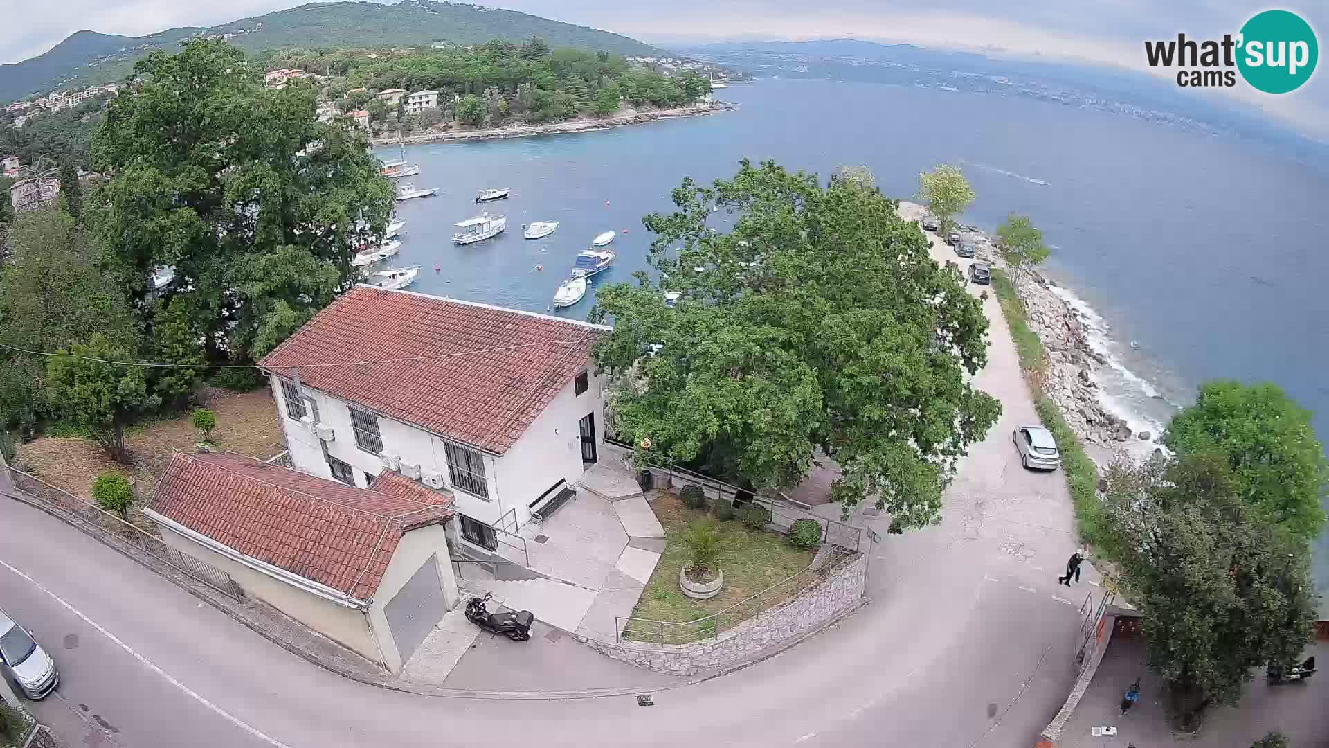 Web kamera luka Ika – Pogled uživo na luku i svjetla Opatije