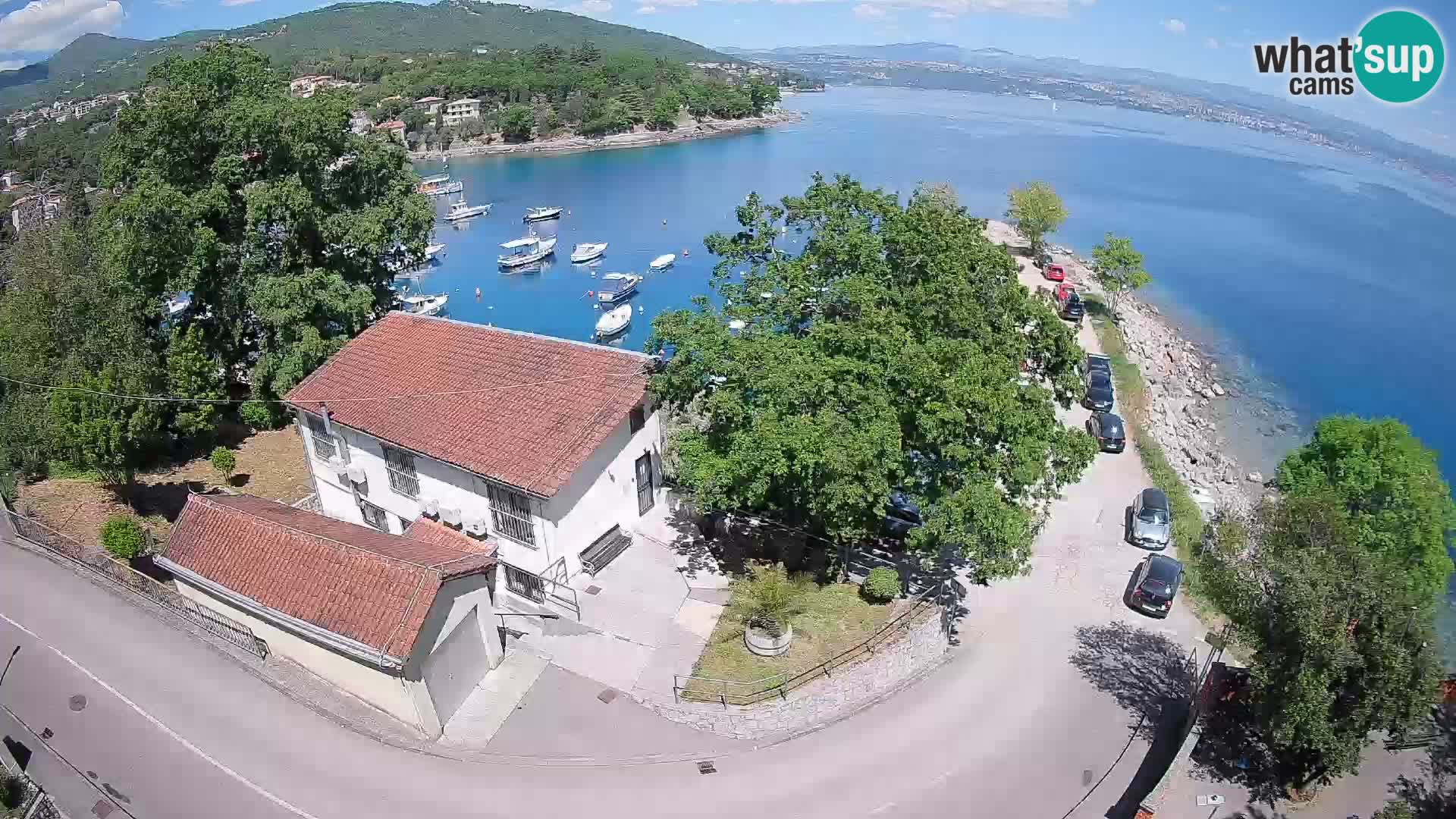 Web kamera luka Ika – Pogled uživo na luku i svjetla Opatije