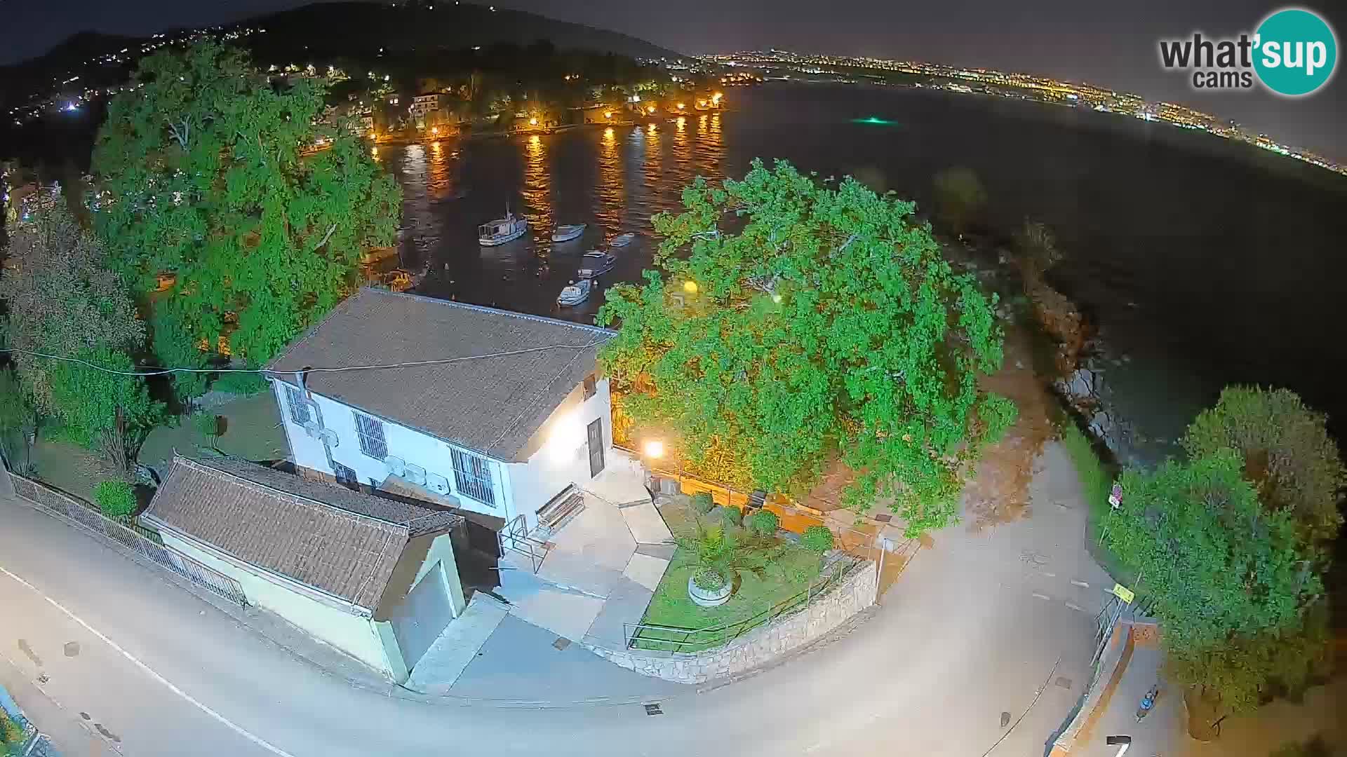 Ika Harbor Webcam – LIVE View of the Harbor and Opatija Lights