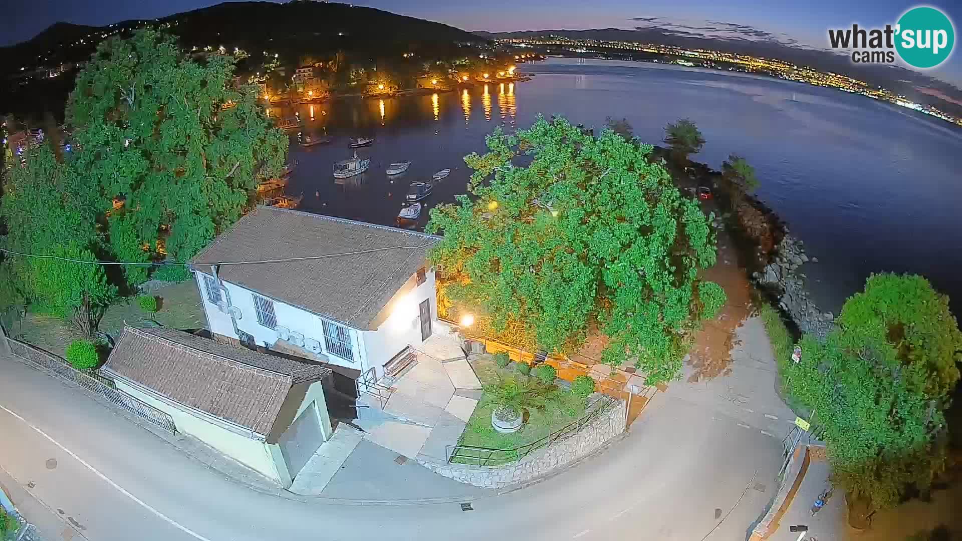 Ika Harbor Webcam – LIVE View of the Harbor and Opatija Lights