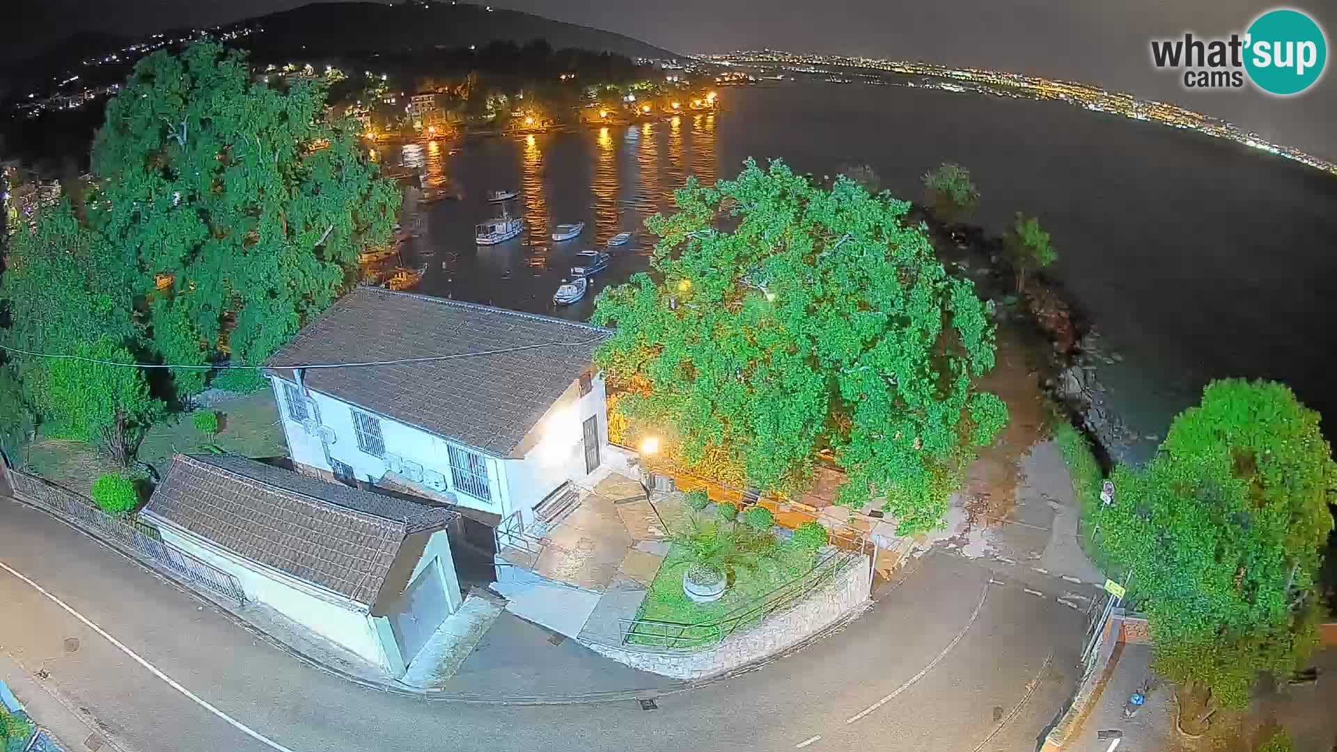 Ika Harbor Webcam – LIVE View of the Harbor and Opatija Lights