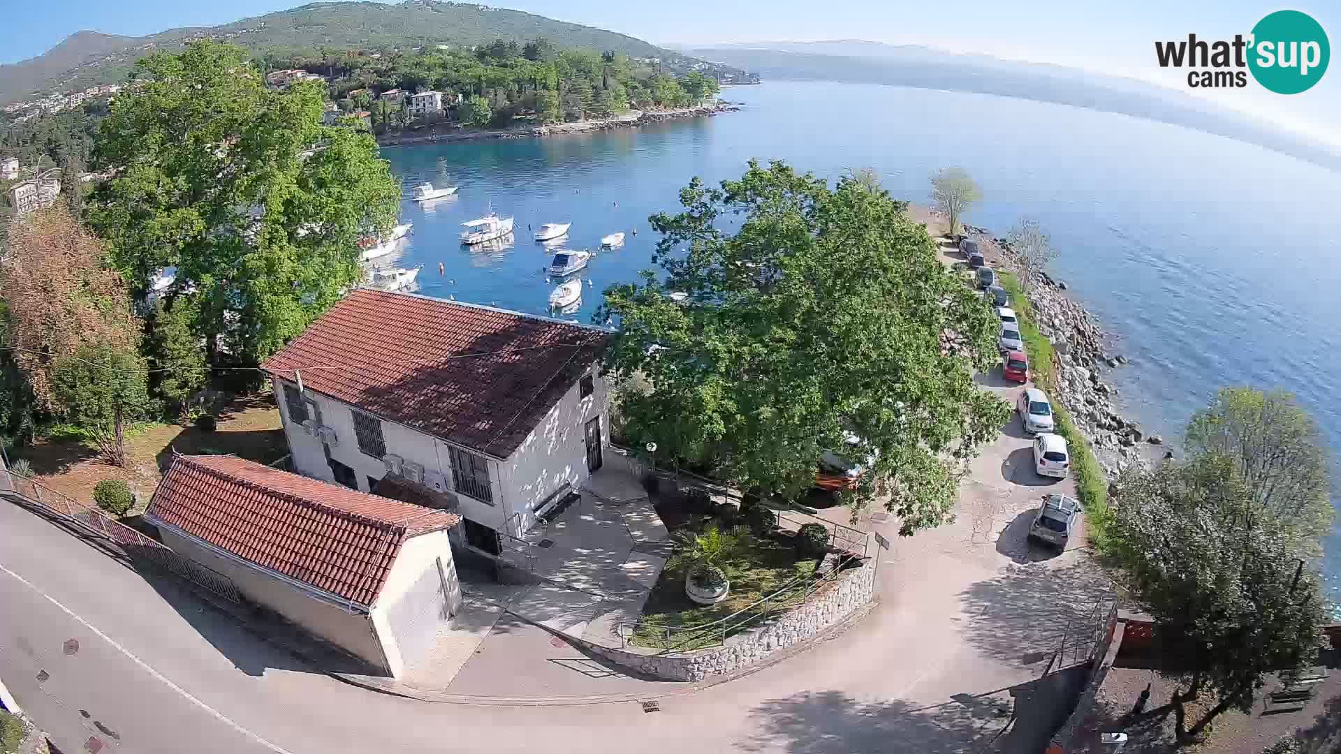 Web kamera luka Ika – Pogled uživo na luku i svjetla Opatije