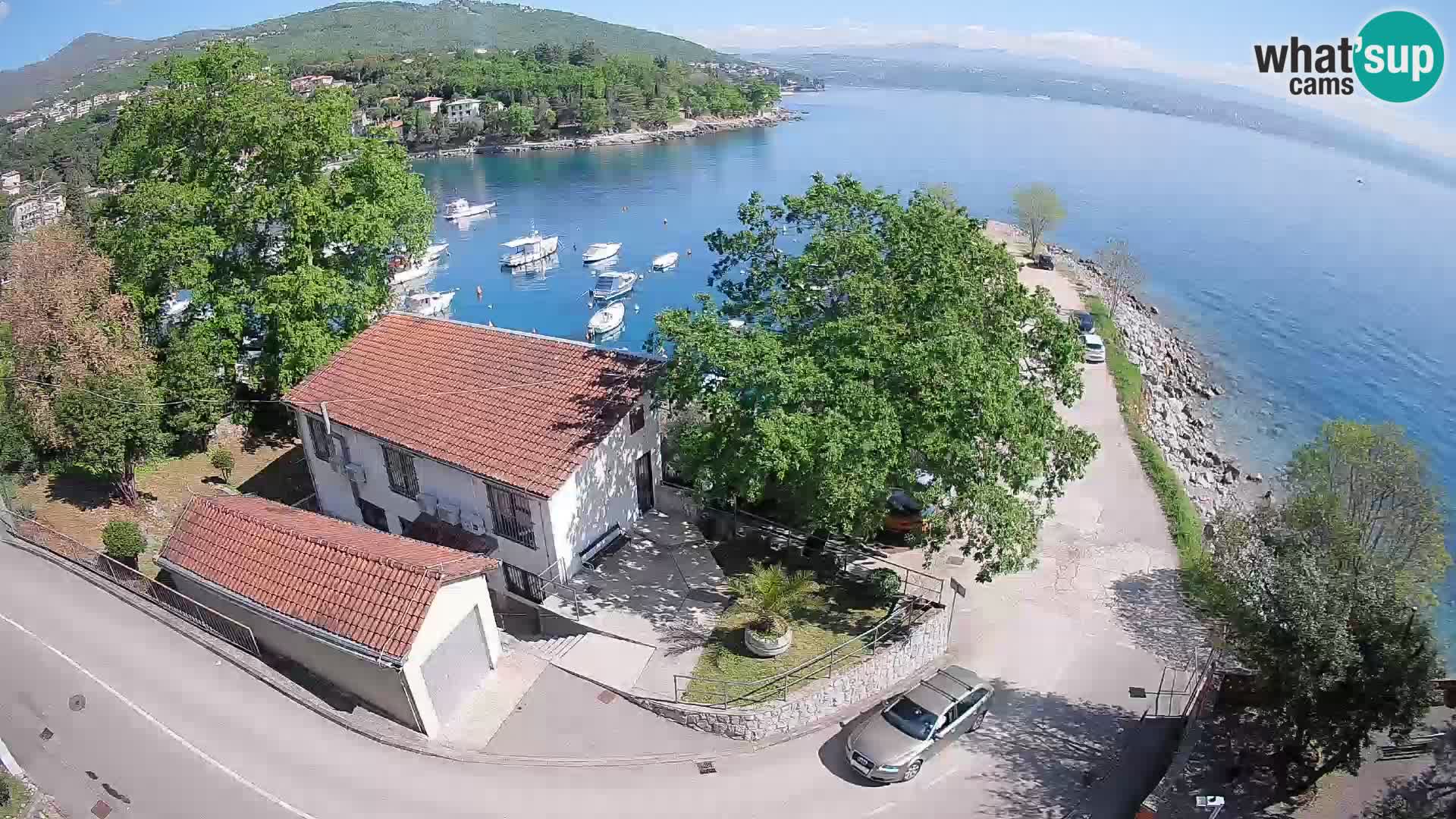 Web kamera luka Ika – Pogled uživo na luku i svjetla Opatije