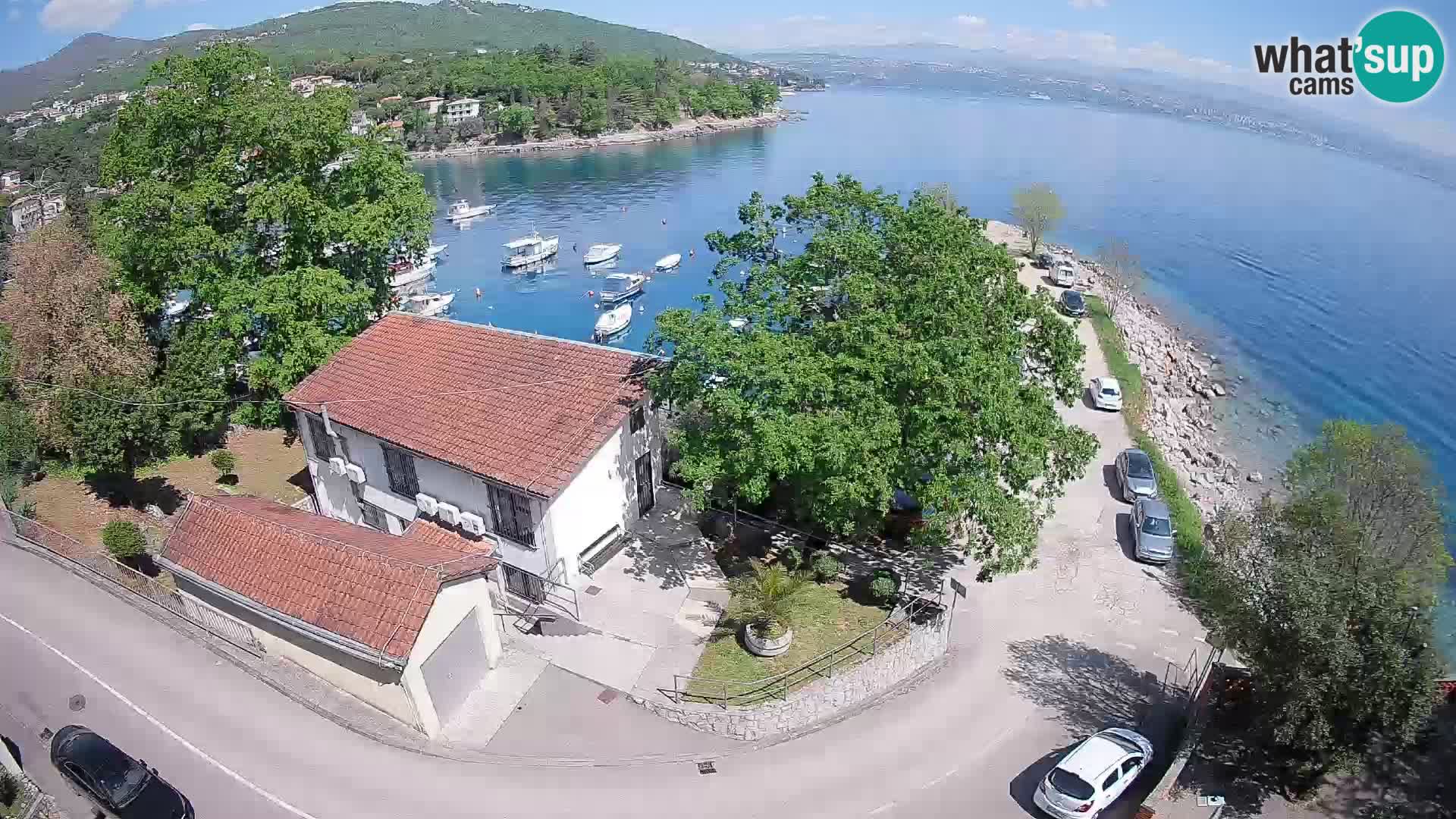 Web kamera luka Ika – Pogled uživo na luku i svjetla Opatije