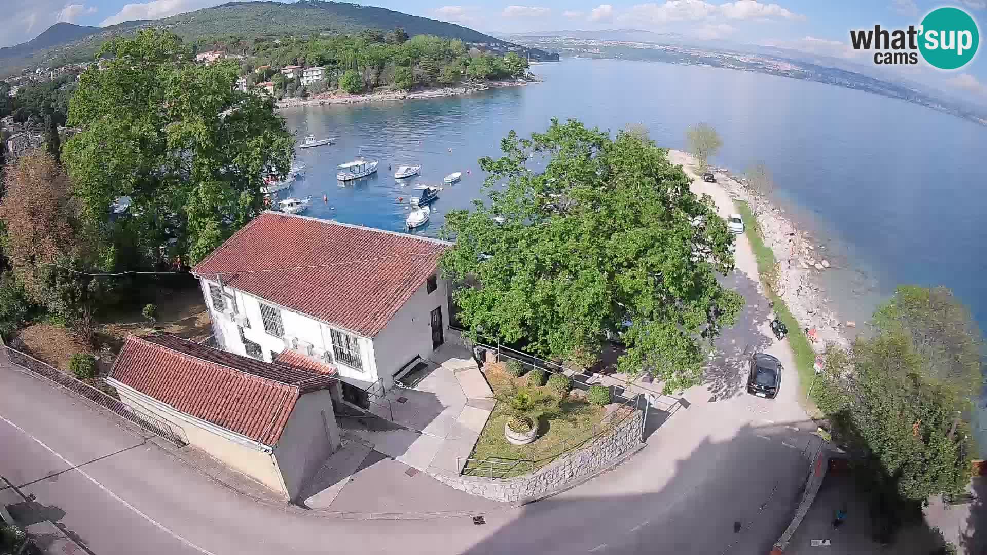 Web kamera luka Ika – Pogled uživo na luku i svjetla Opatije