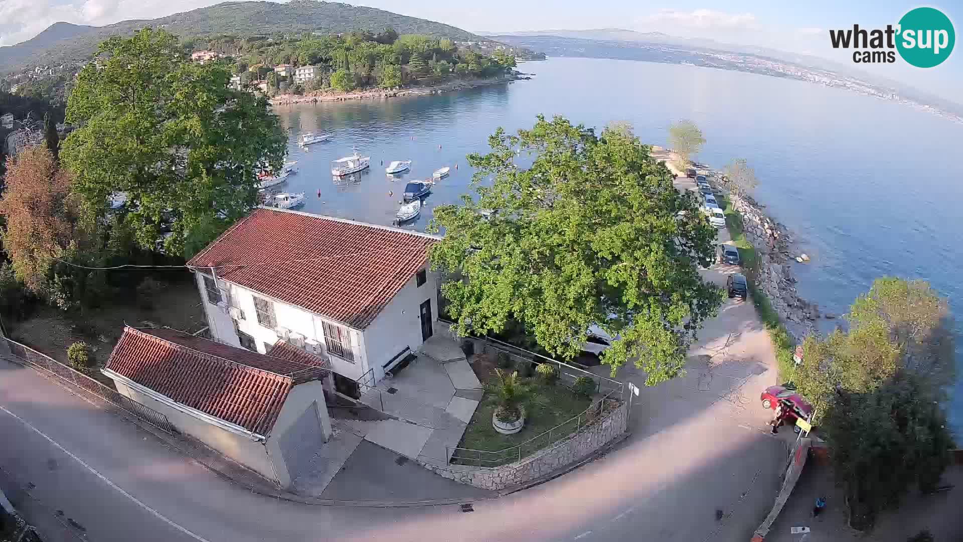 Web kamera luka Ika – Pogled uživo na luku i svjetla Opatije