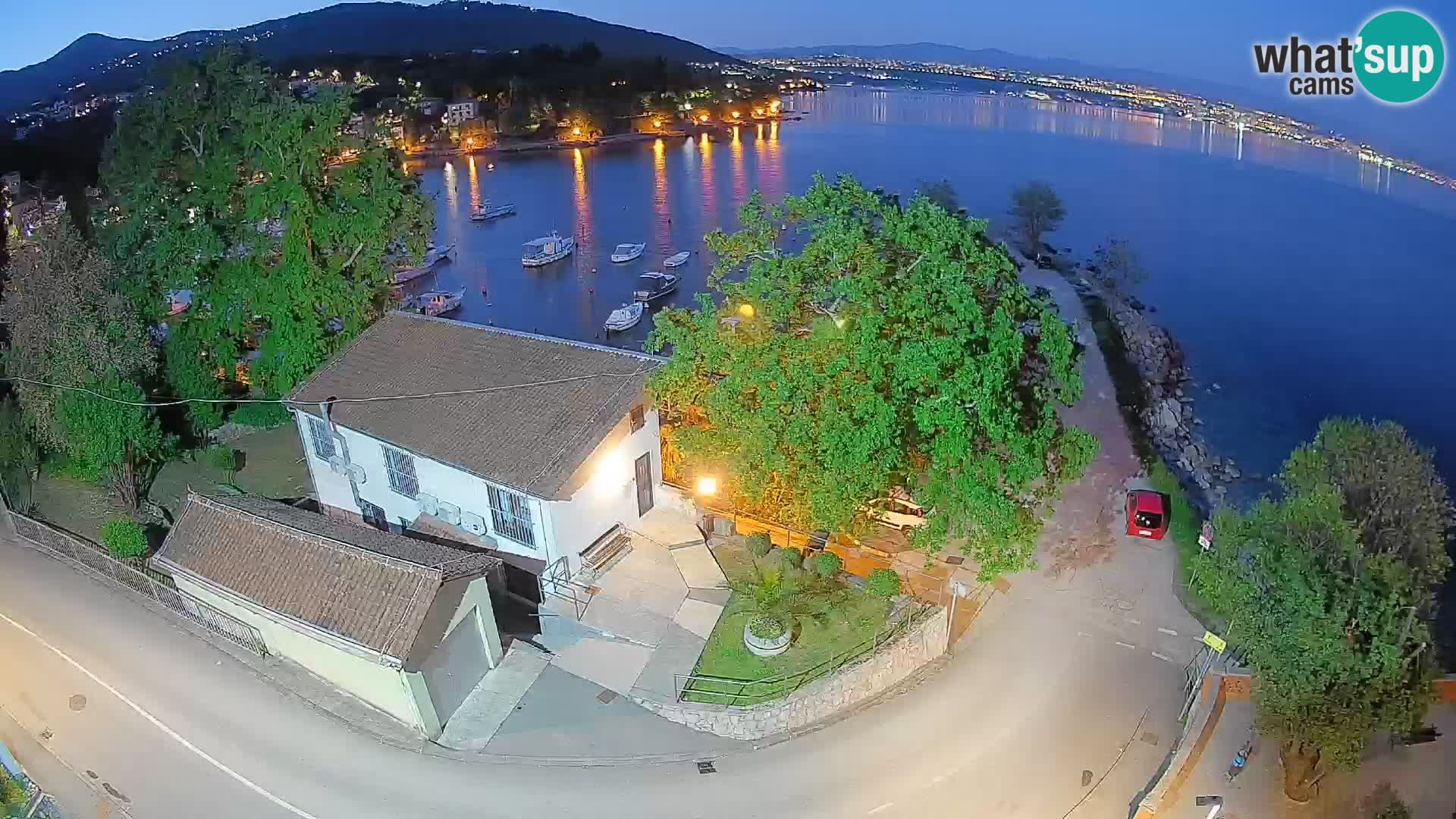Ika Harbor Webcam – LIVE View of the Harbor and Opatija Lights