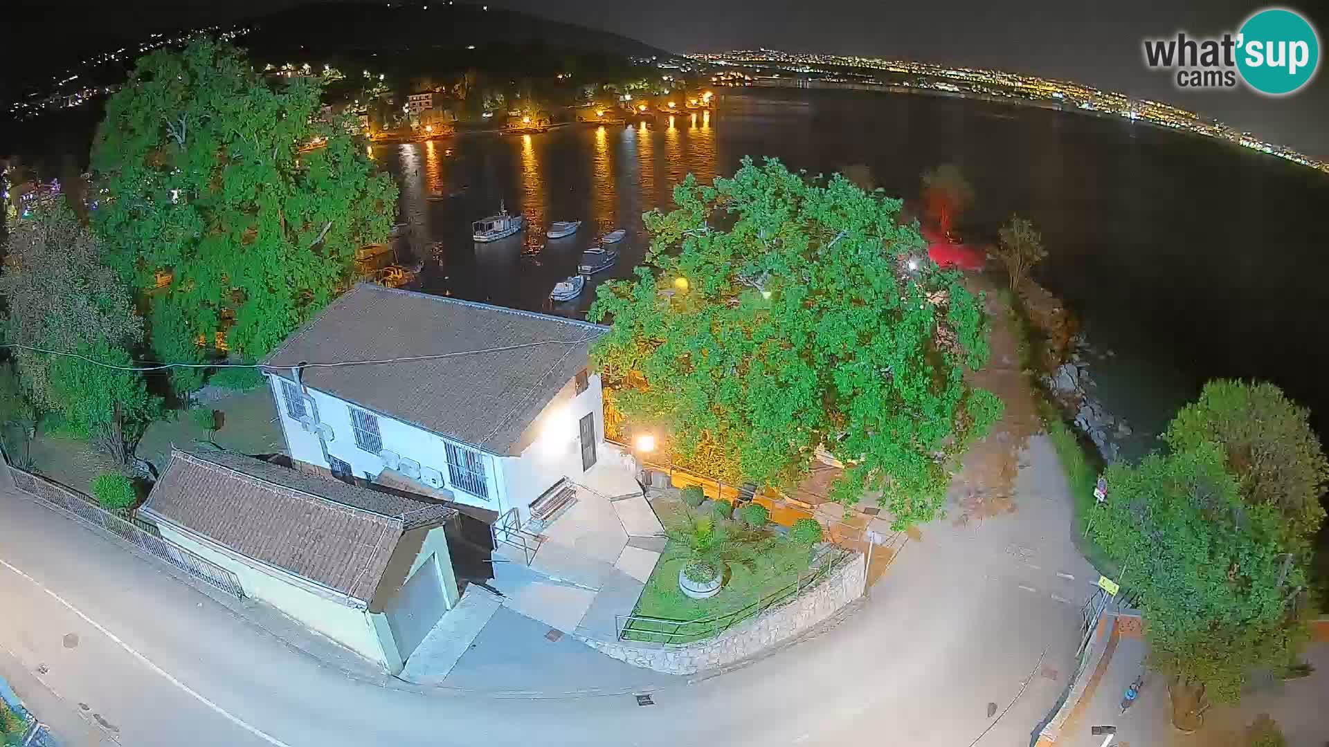 Ika Harbor Webcam – LIVE View of the Harbor and Opatija Lights