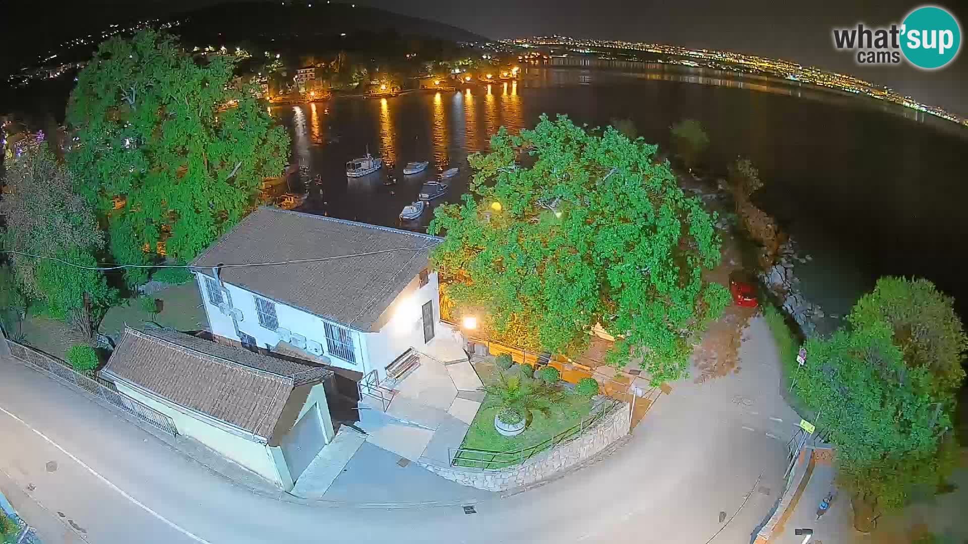 Ika Harbor Webcam – LIVE View of the Harbor and Opatija Lights