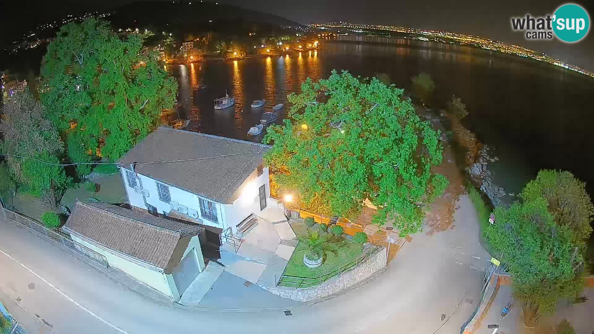 Ika Harbor Webcam – LIVE View of the Harbor and Opatija Lights