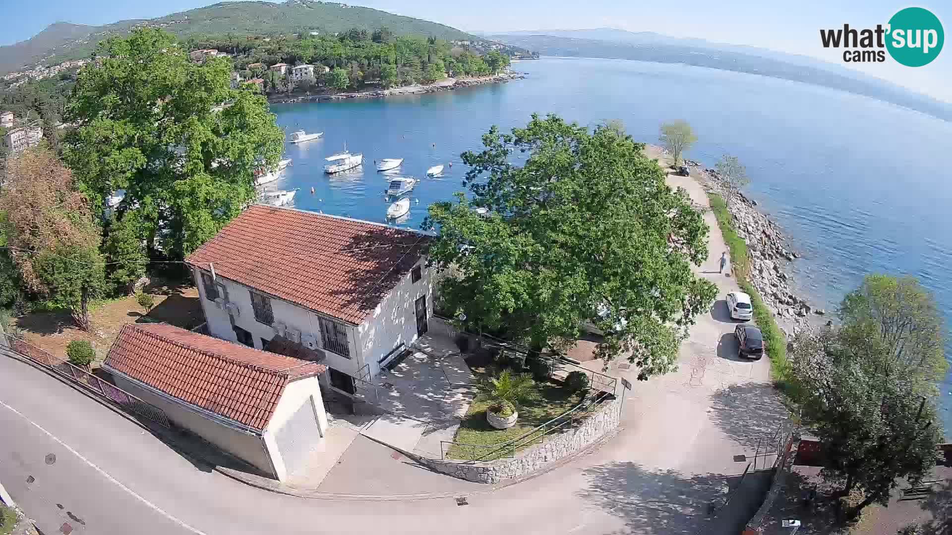 Web kamera luka Ika – Pogled uživo na luku i svjetla Opatije