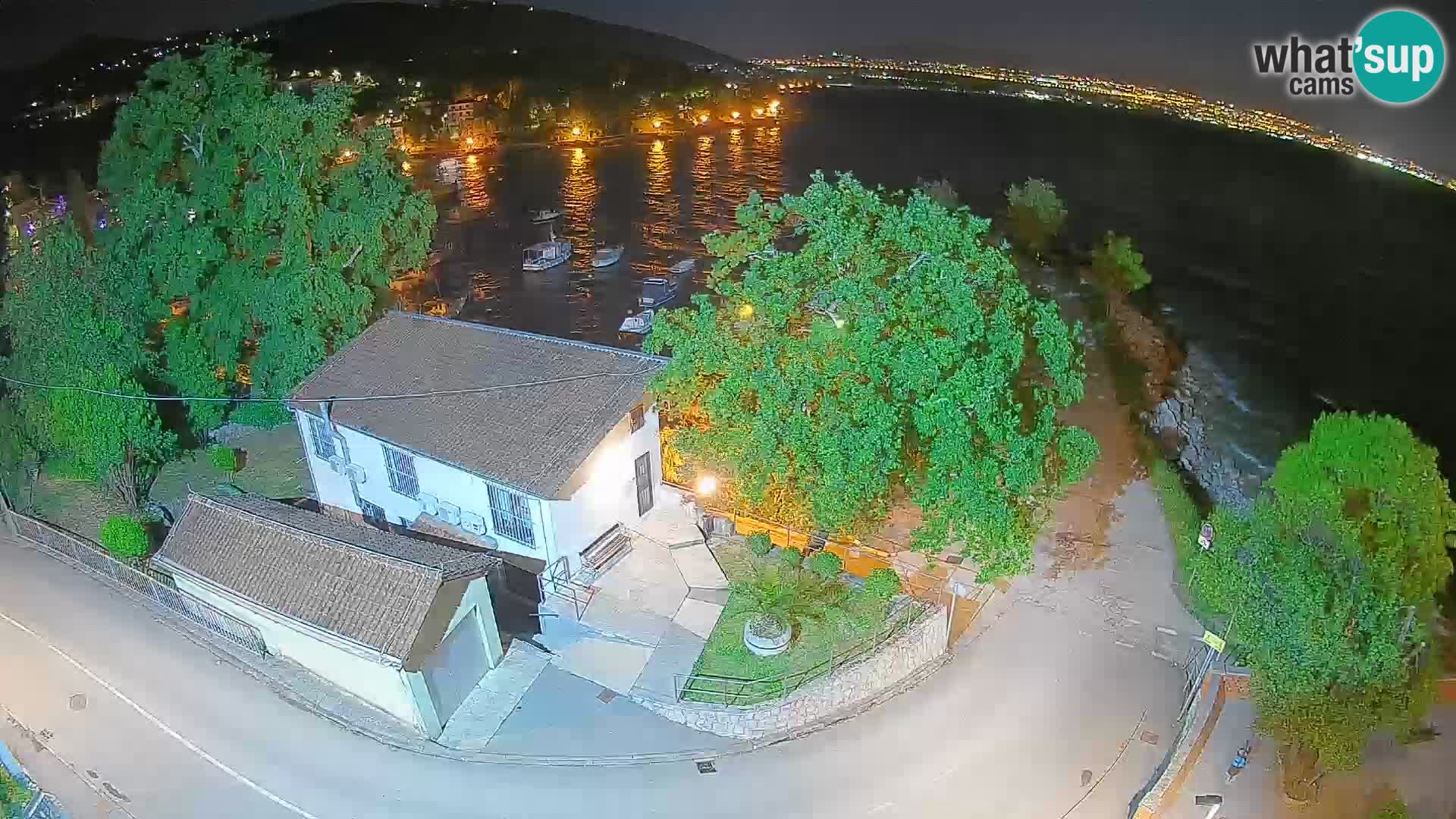Ika Harbor Webcam – LIVE View of the Harbor and Opatija Lights