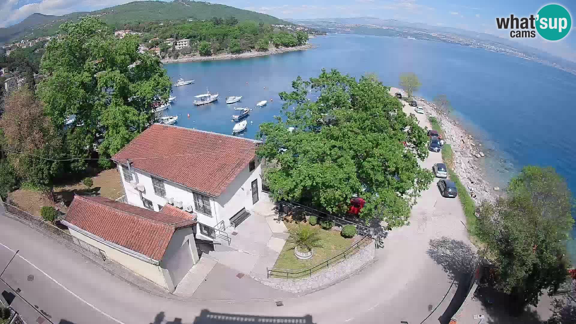 Web kamera luka Ika – Pogled uživo na luku i svjetla Opatije