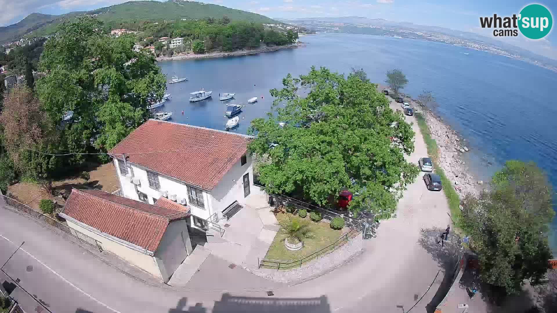 Spletna kamera pristanišče Ika – Pogled v živo na pristanišče in luči Opatije