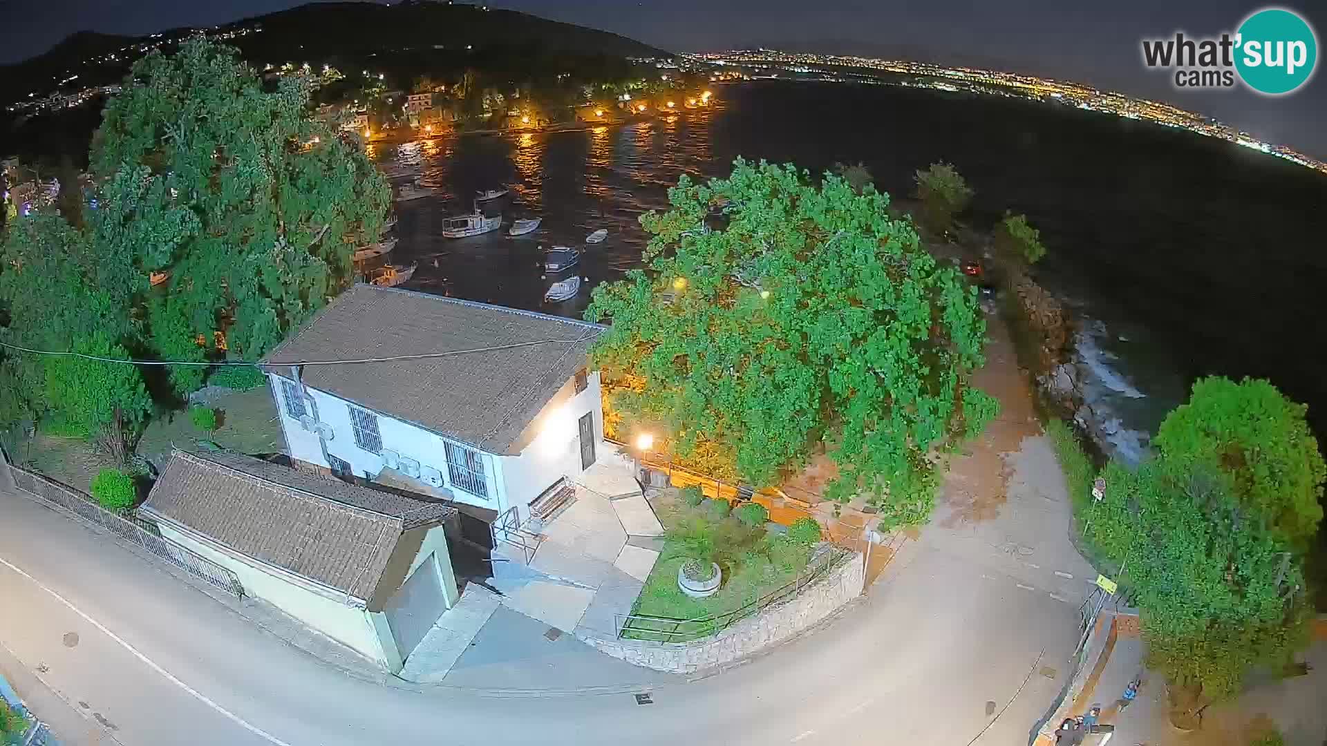Ika Harbor Webcam – LIVE View of the Harbor and Opatija Lights