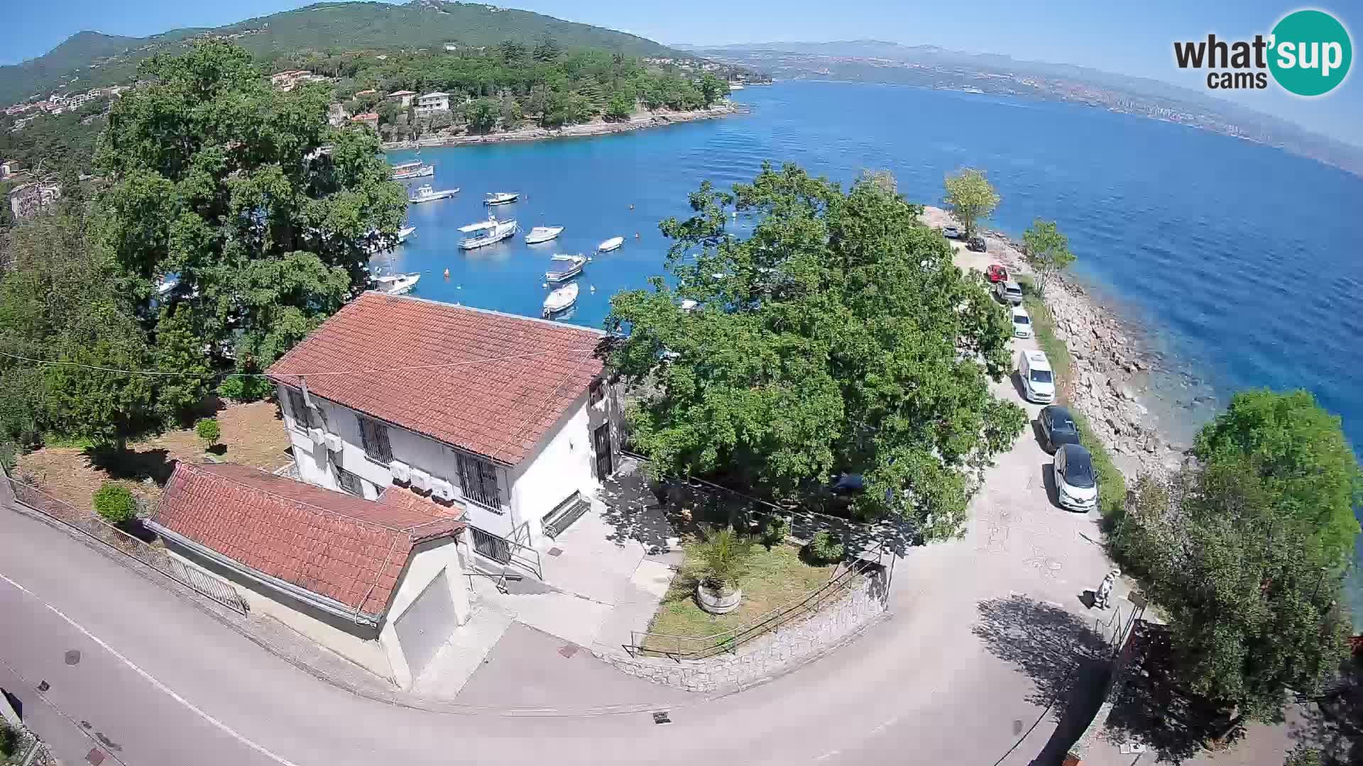 Web kamera luka Ika – Pogled uživo na luku i svjetla Opatije