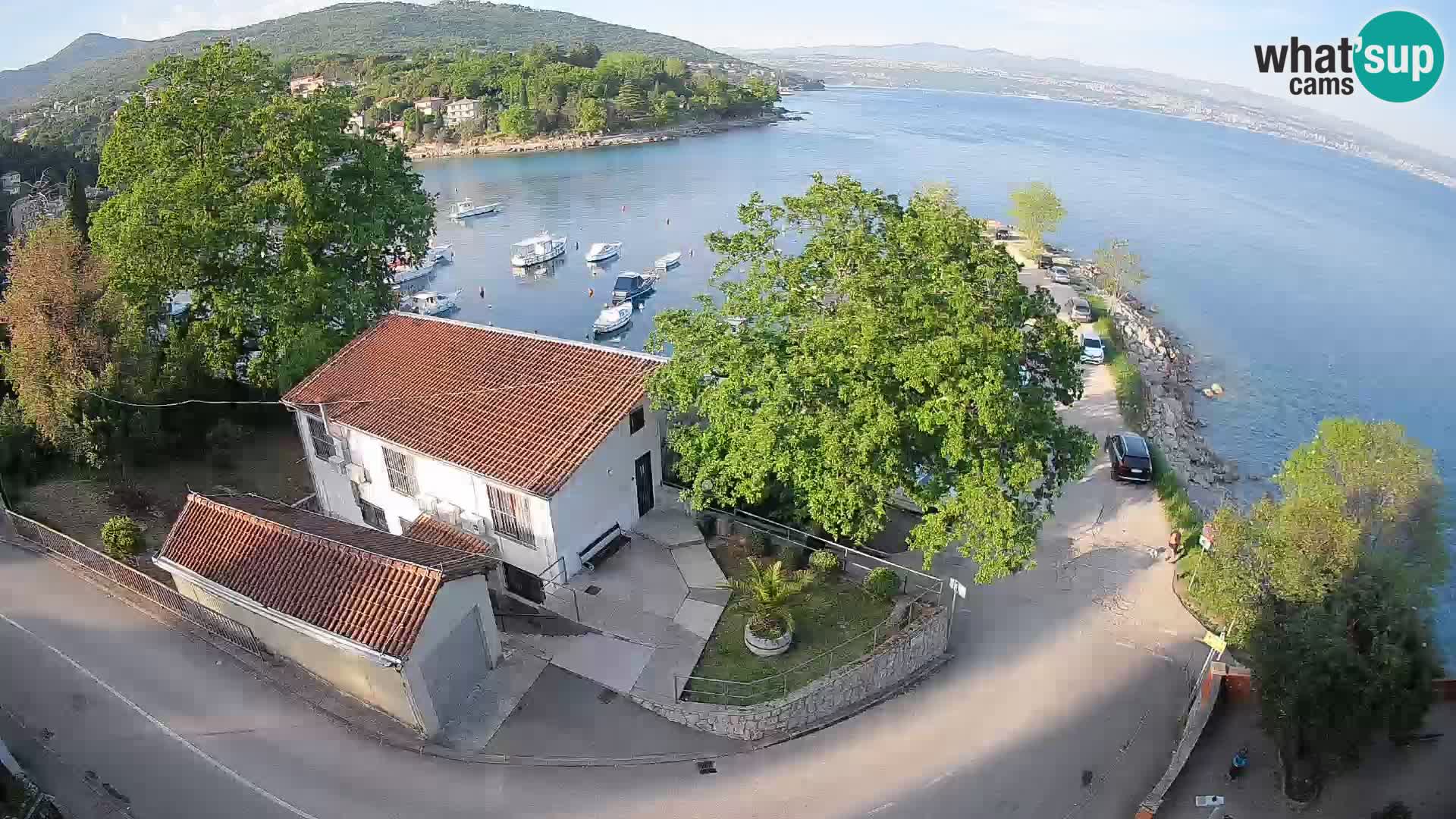 Web kamera luka Ika – Pogled uživo na luku i svjetla Opatije