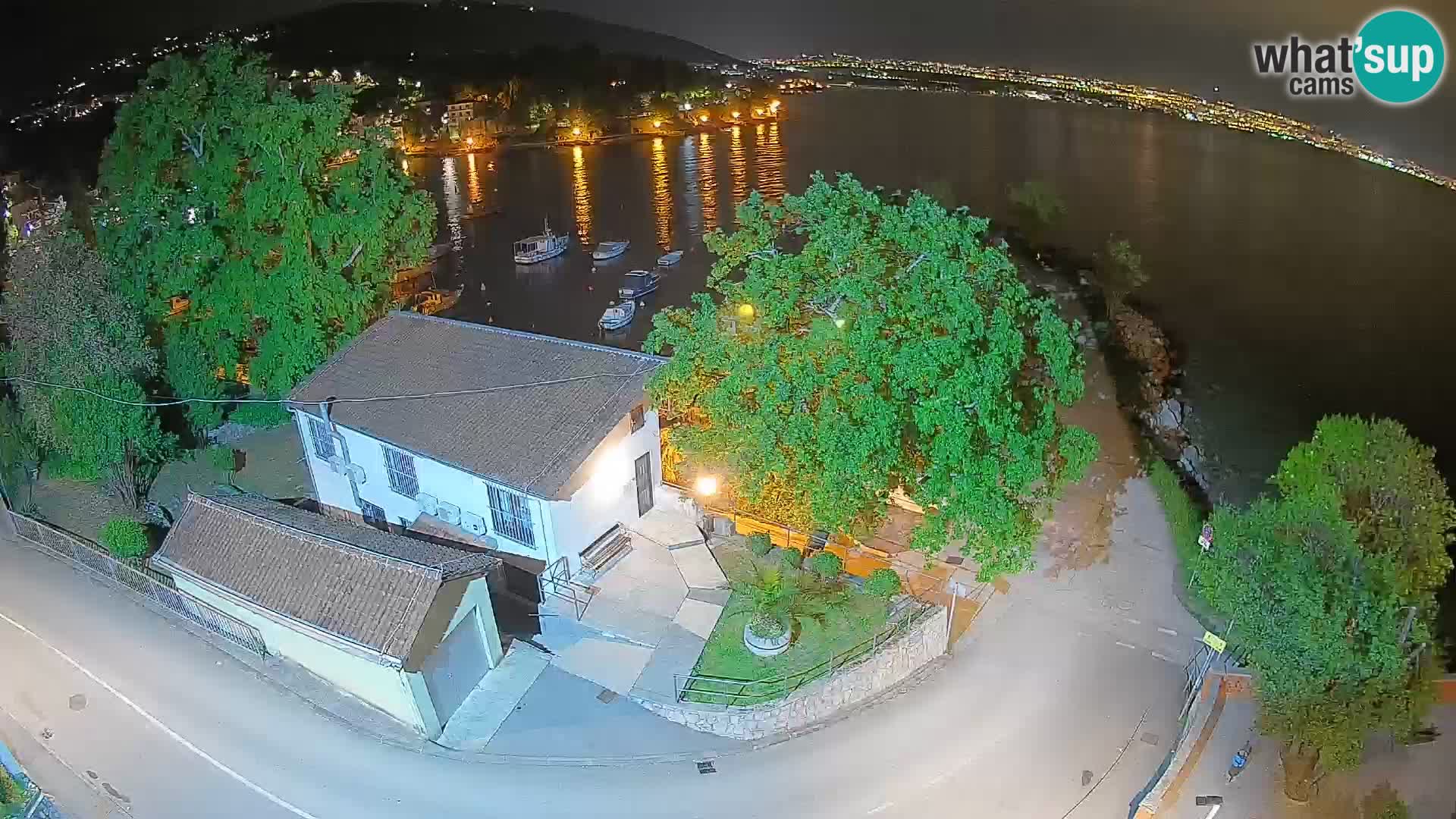 Ika Harbor Webcam – LIVE View of the Harbor and Opatija Lights