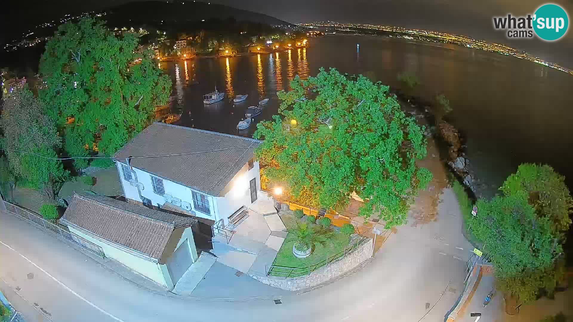 Ika Harbor Webcam – LIVE View of the Harbor and Opatija Lights
