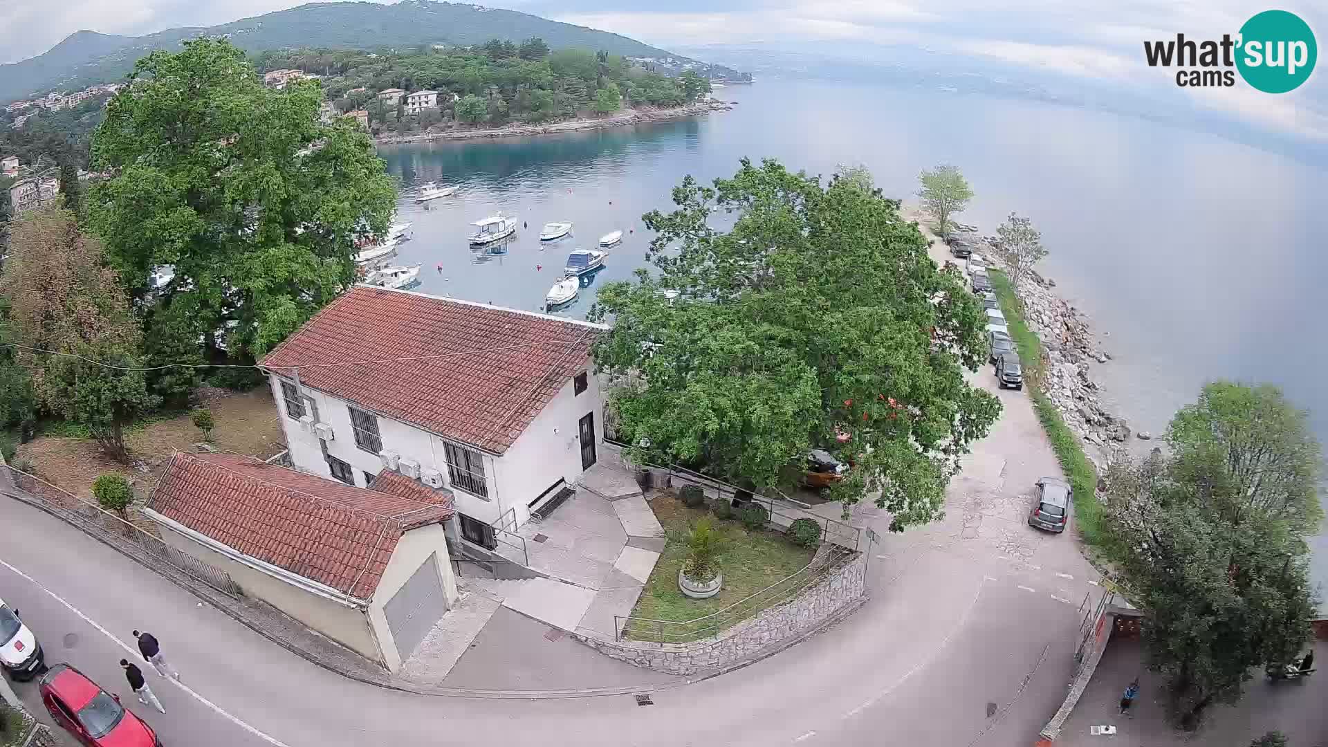 Web kamera luka Ika – Pogled uživo na luku i svjetla Opatije