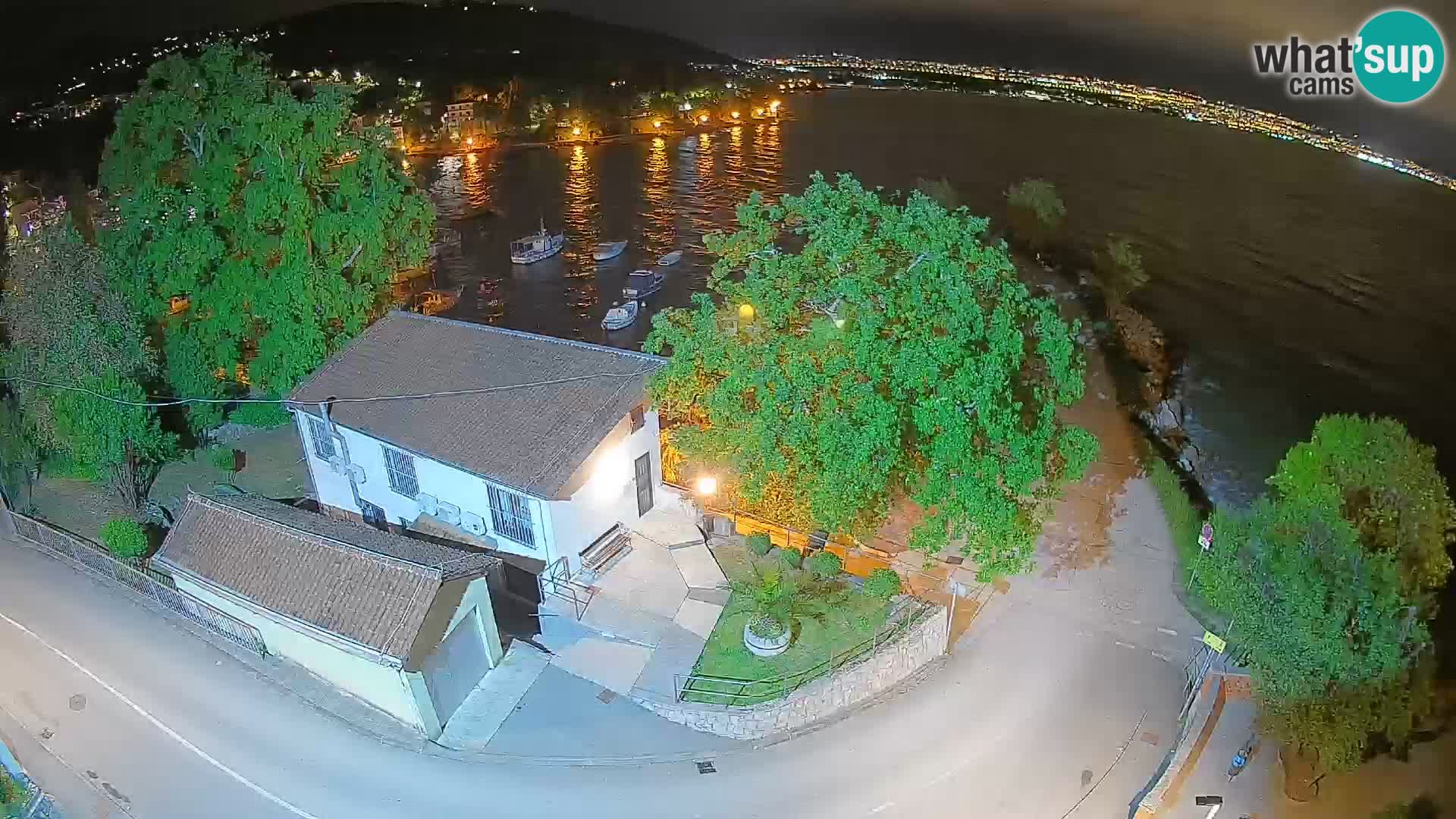 Ika Harbor Webcam – LIVE View of the Harbor and Opatija Lights