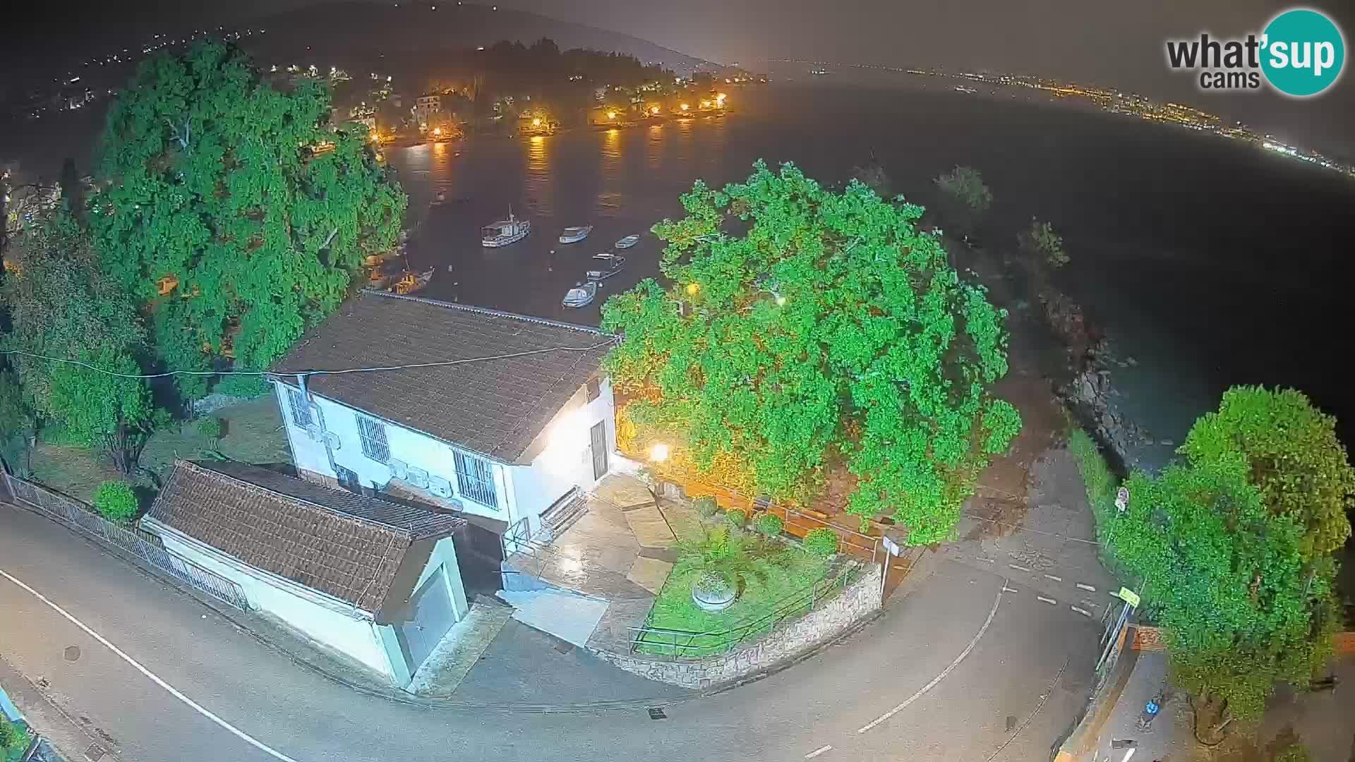Ika Harbor Webcam – LIVE View of the Harbor and Opatija Lights