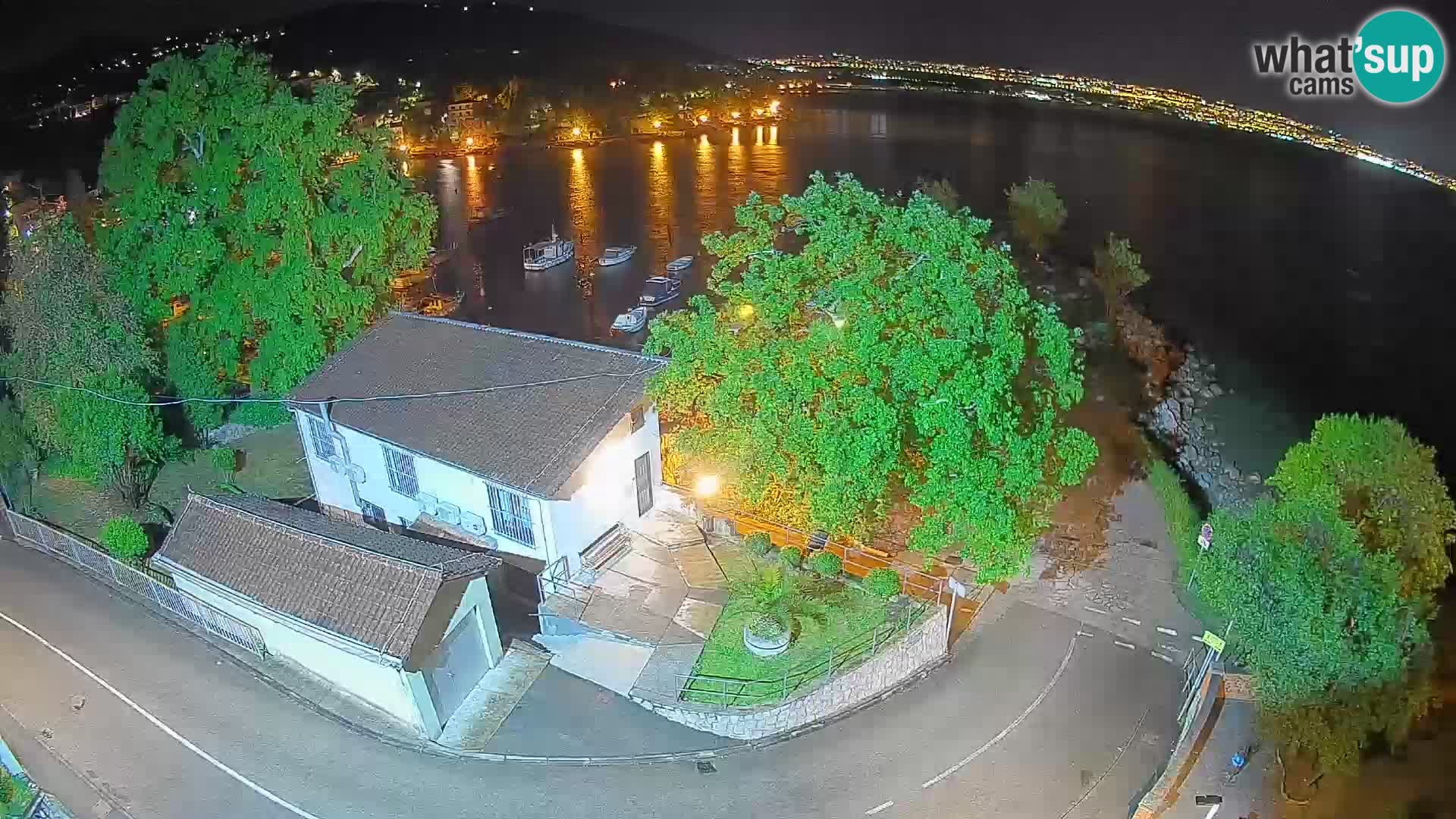 Ika Harbor Webcam – LIVE View of the Harbor and Opatija Lights