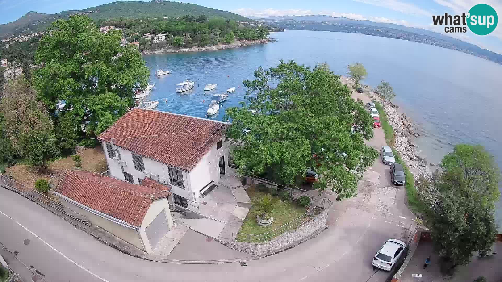 Web kamera luka Ika – Pogled uživo na luku i svjetla Opatije