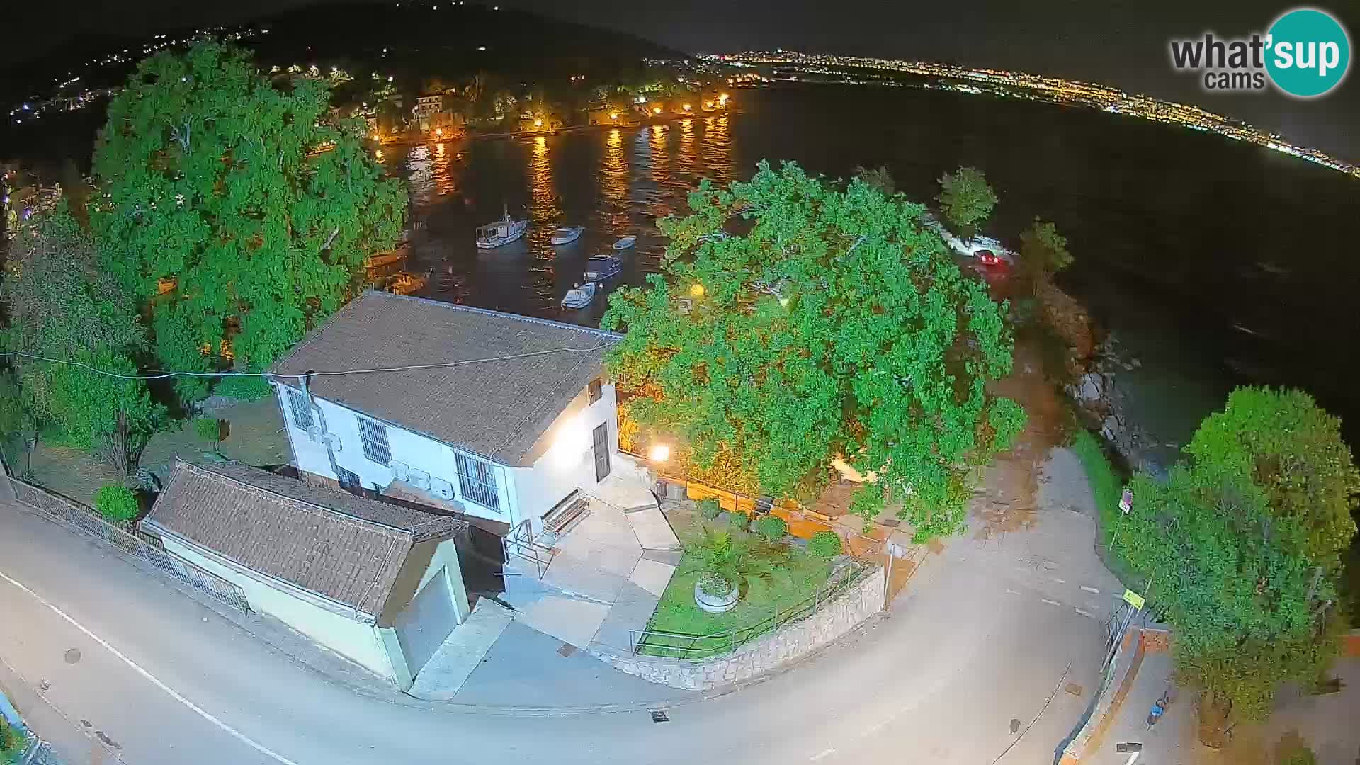 Ika Harbor Webcam – LIVE View of the Harbor and Opatija Lights