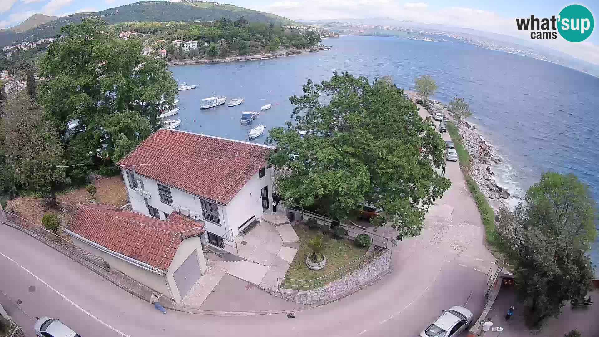 Spletna kamera pristanišče Ika – Pogled v živo na pristanišče in luči Opatije