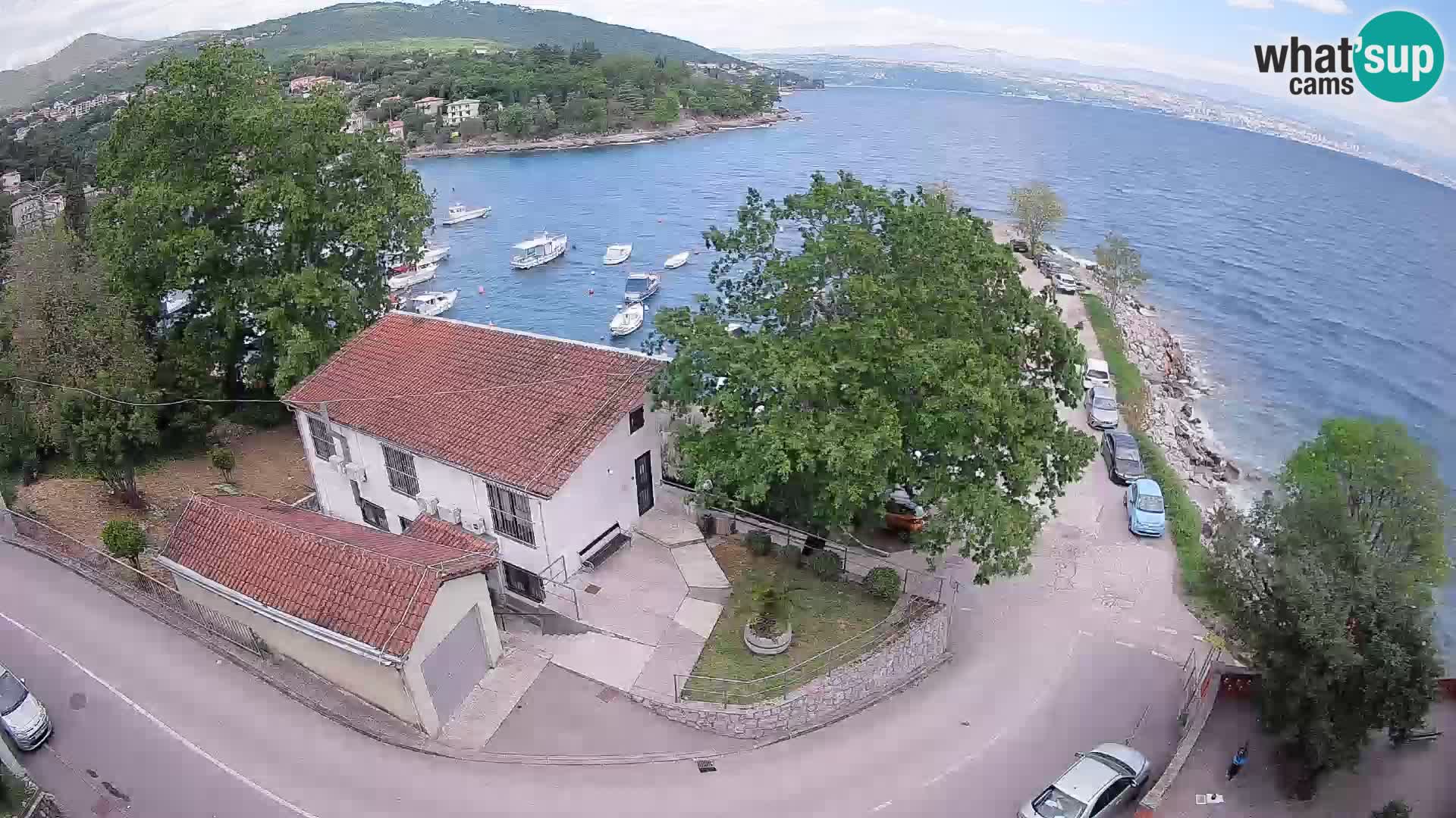 Spletna kamera pristanišče Ika – Pogled v živo na pristanišče in luči Opatije